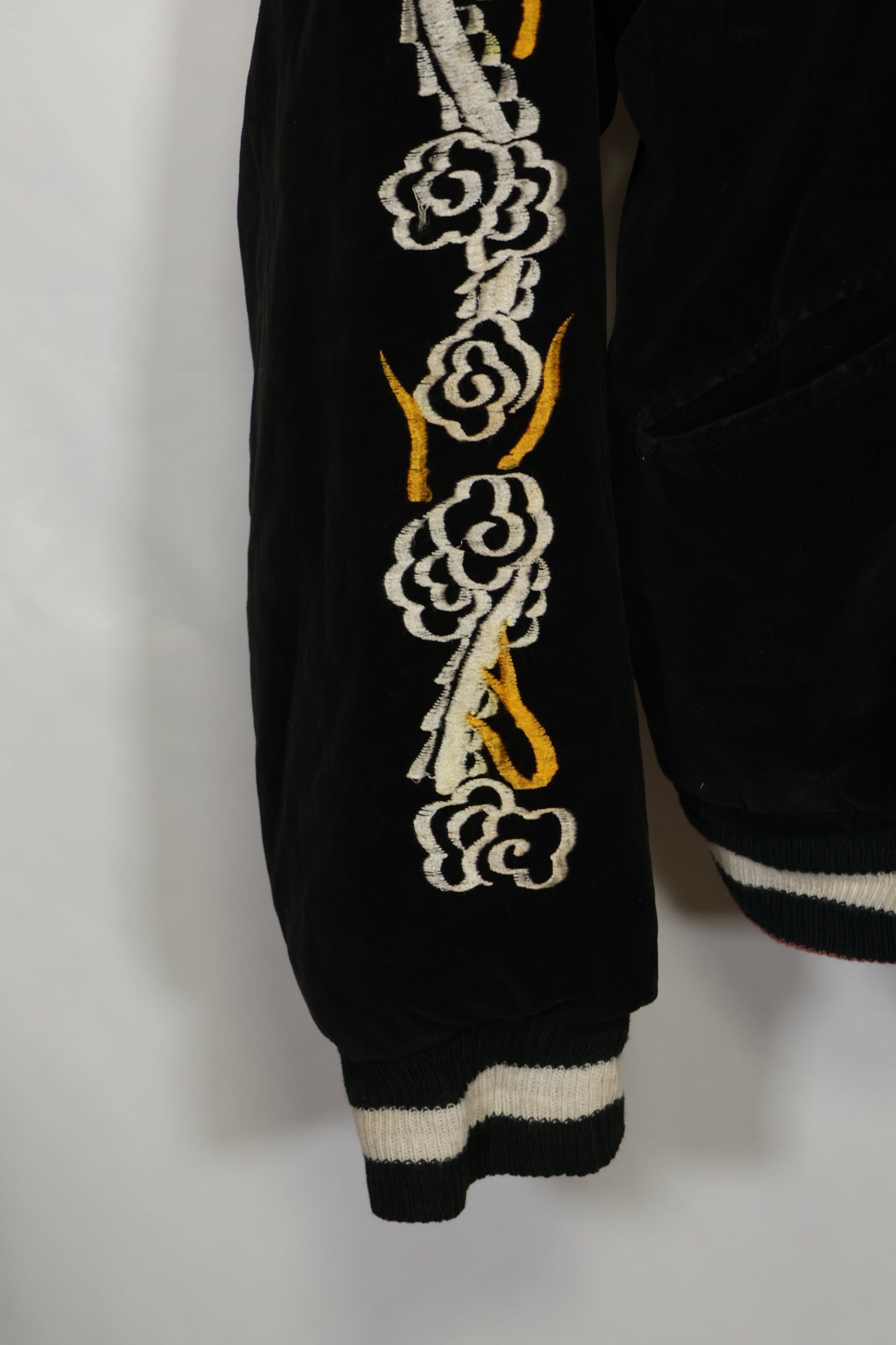 1950年代 Japan Jacket 大きめサイズ 虎デザイン ブラック 補修あり 中古品