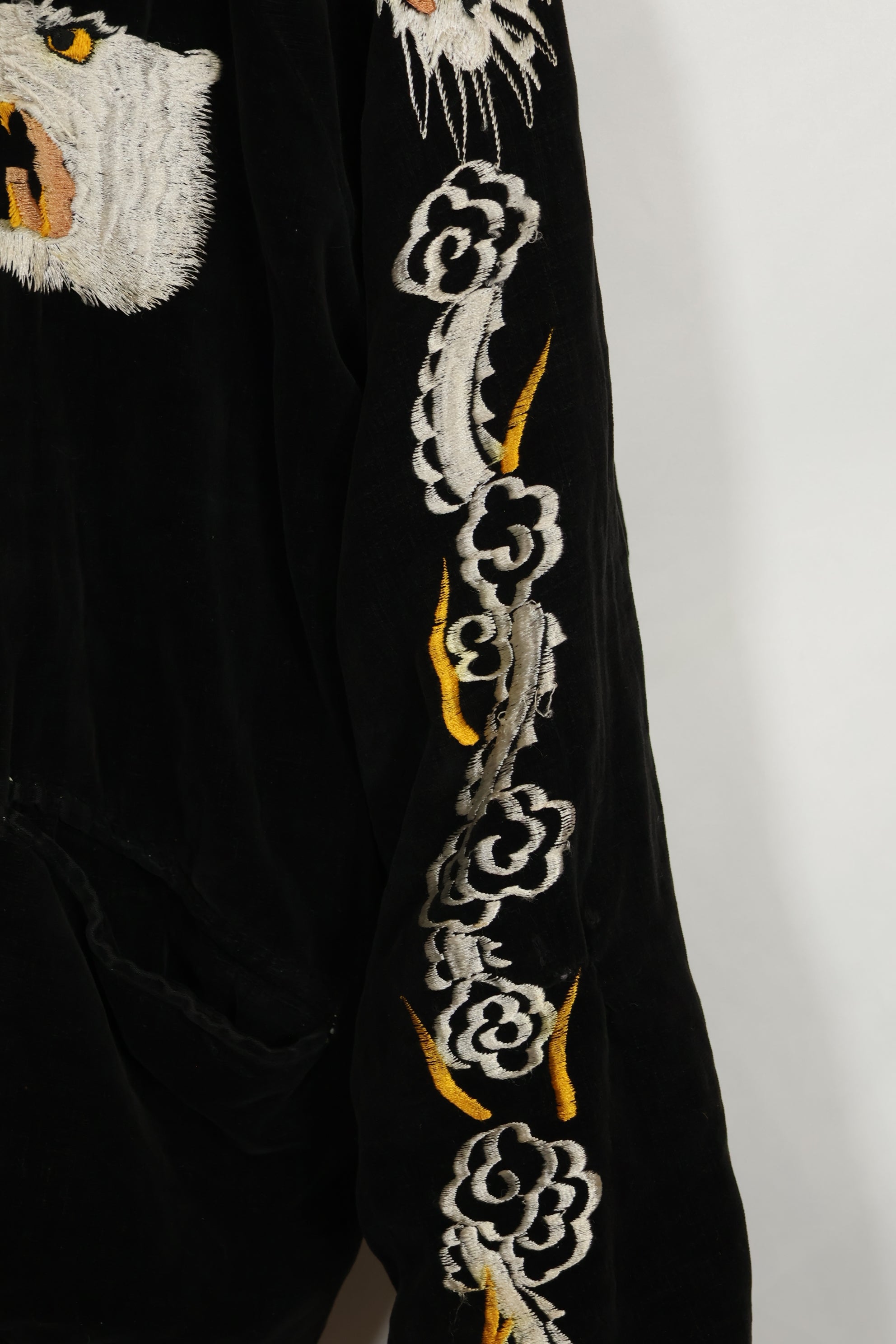 1950年代 Japan Jacket 大きめサイズ 虎デザイン ブラック 補修あり 中古品