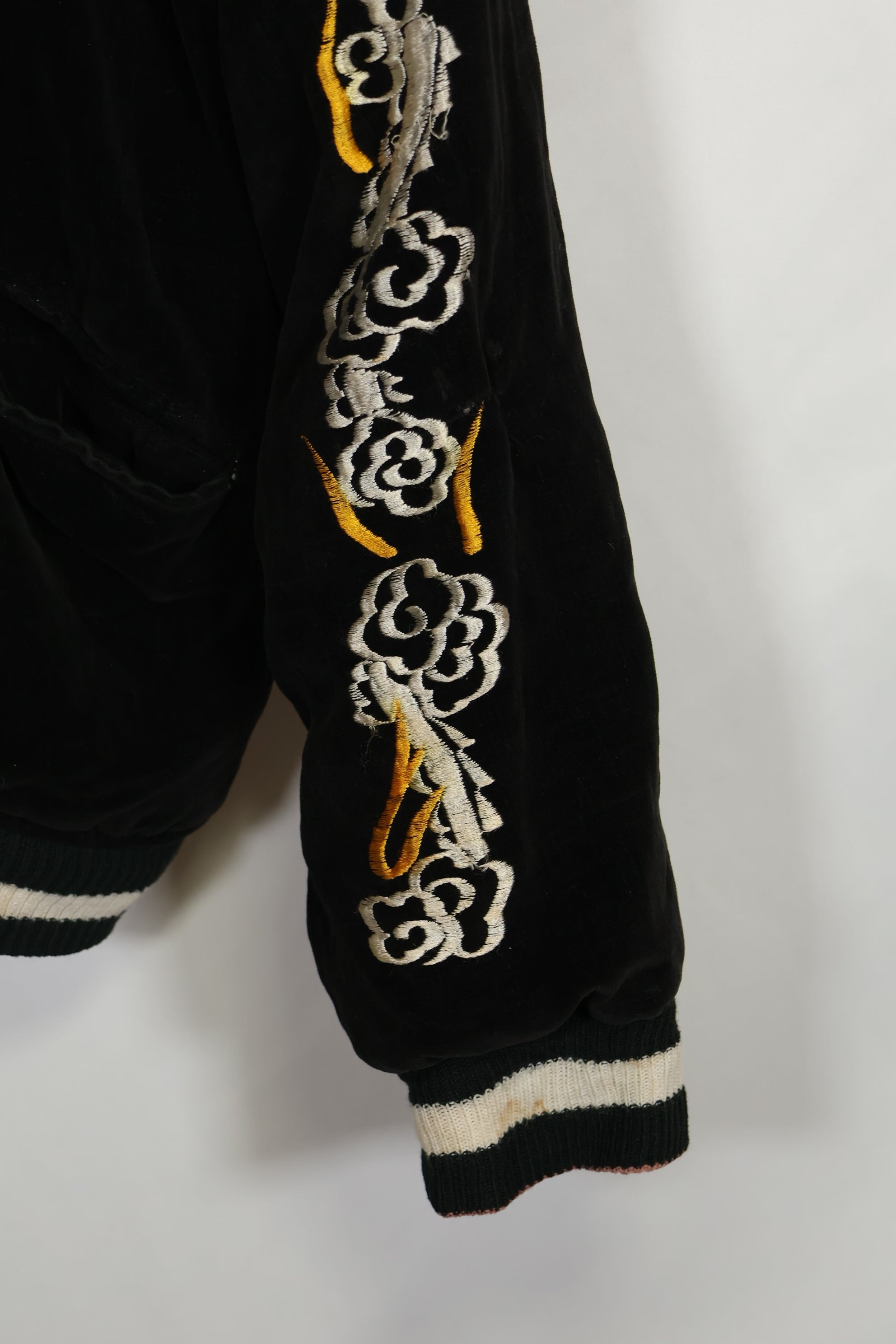 1950年代 Japan Jacket 大きめサイズ 虎デザイン ブラック 補修あり 中古品