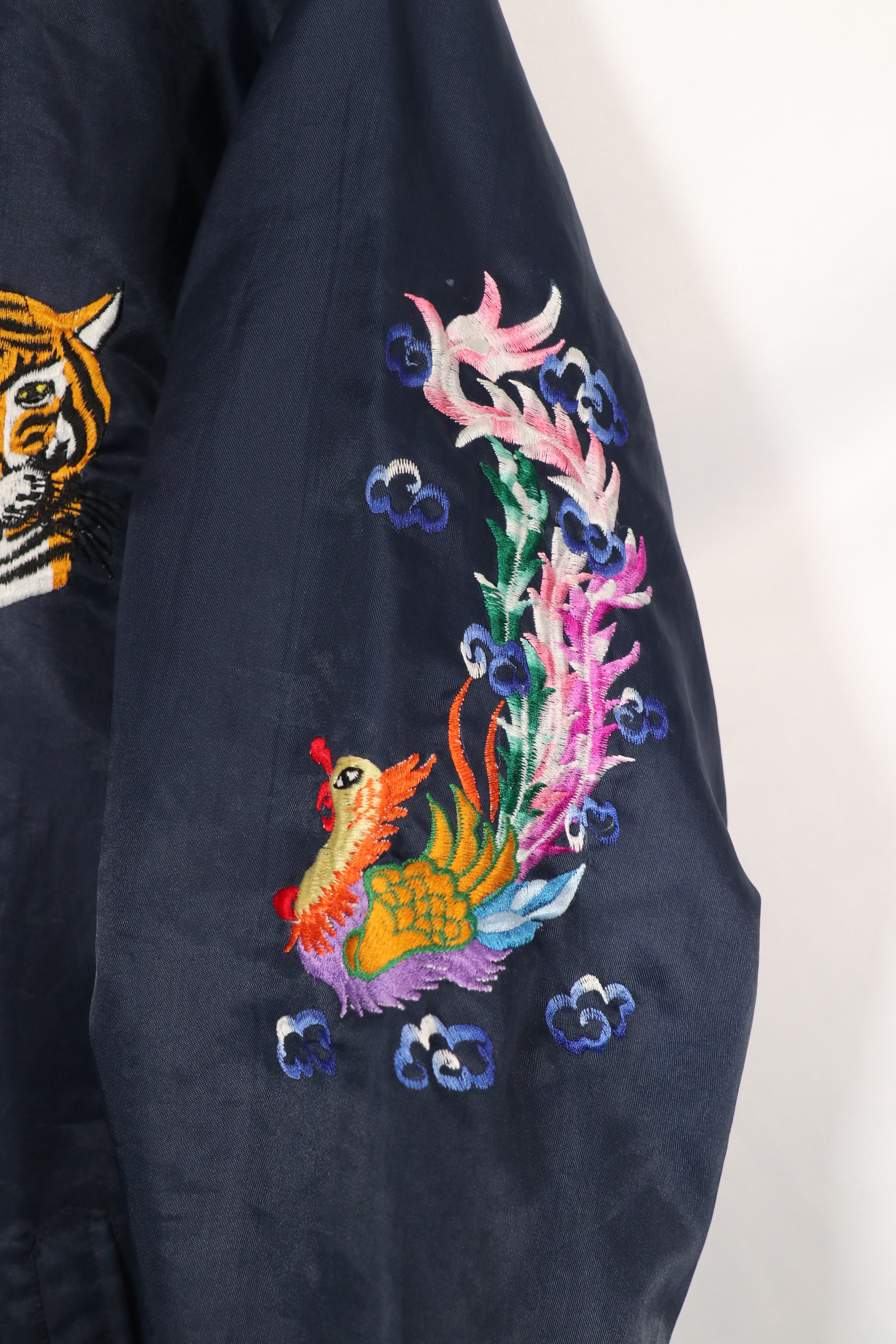 民間品 スーバニアジャケット TAIPEI TAIWAN ナイロン製ジャケット 中古品