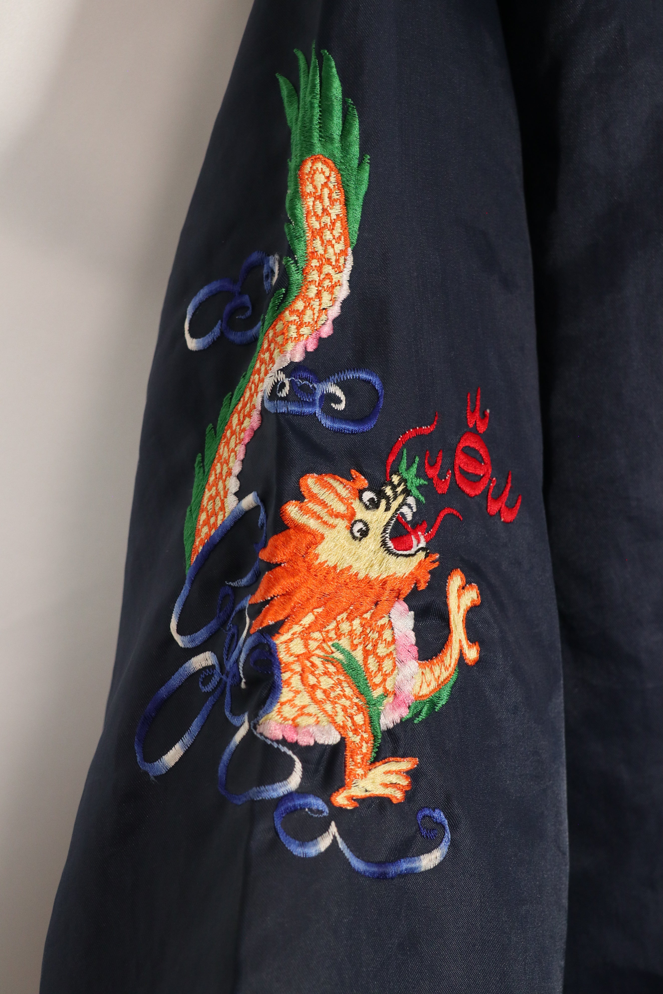 民間品 スーバニアジャケット TAIPEI TAIWAN ナイロン製ジャケット 中古品
