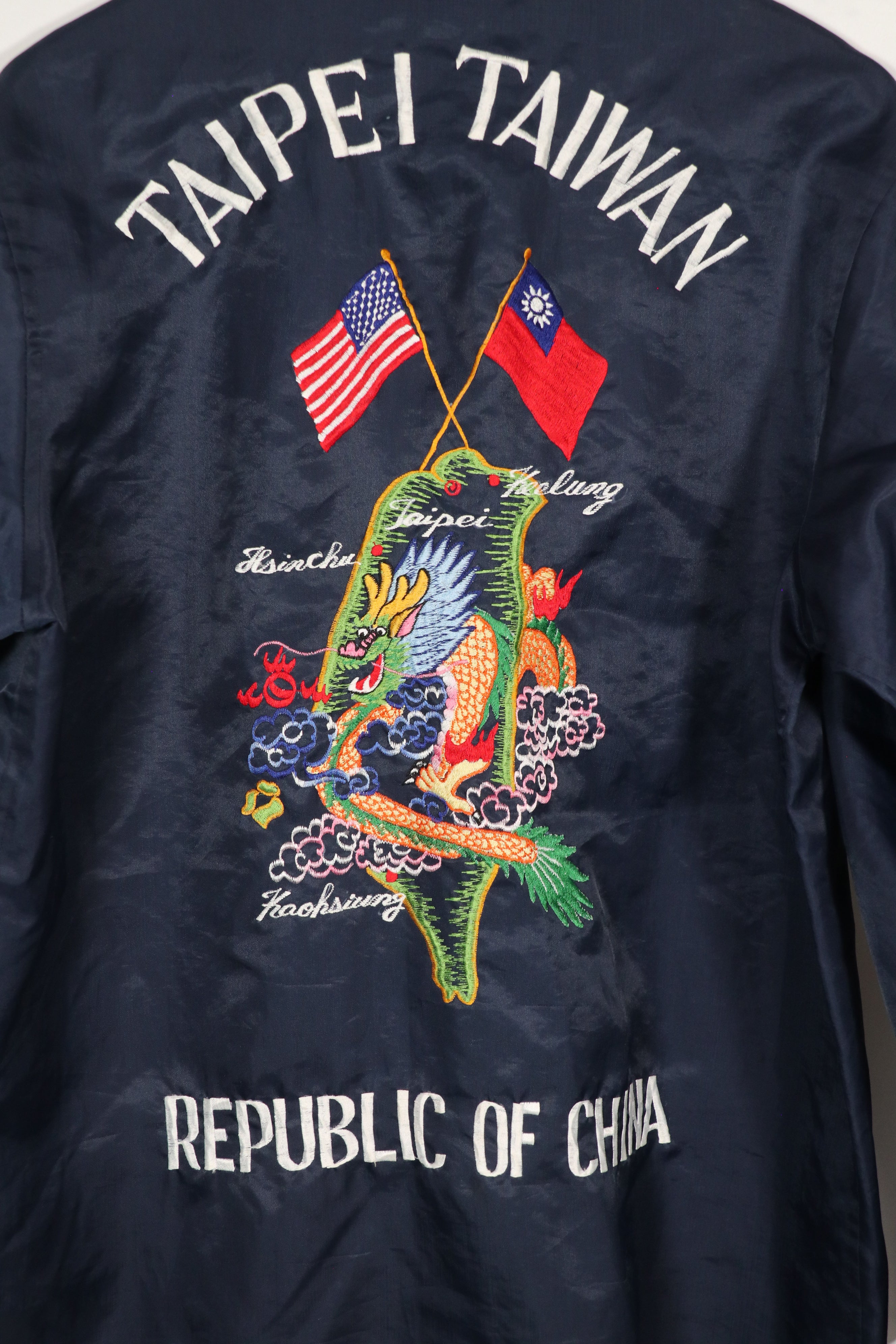 民間品 スーバニアジャケット TAIPEI TAIWAN ナイロン製ジャケット 中古品