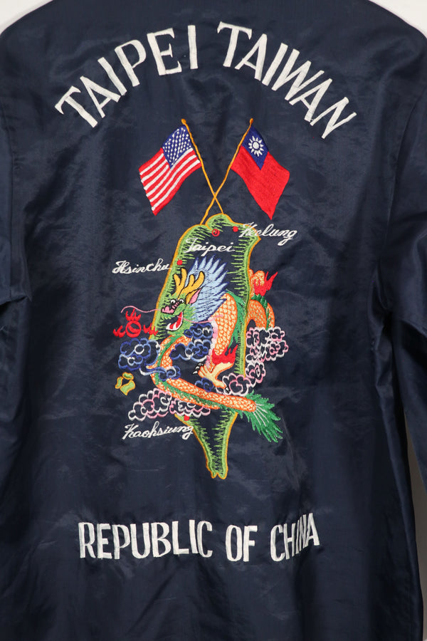 民間品 スーバニアジャケット TAIPEI TAIWAN ナイロン製ジャケット 中古品