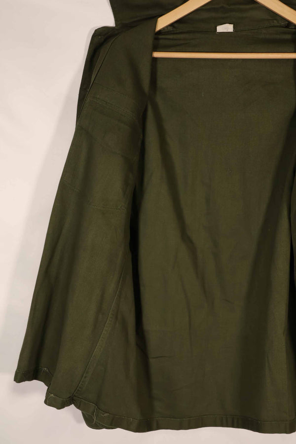 実物 1970年製 OG-107 ユーティリティシャツ 陸軍空挺徽章付き 中古品