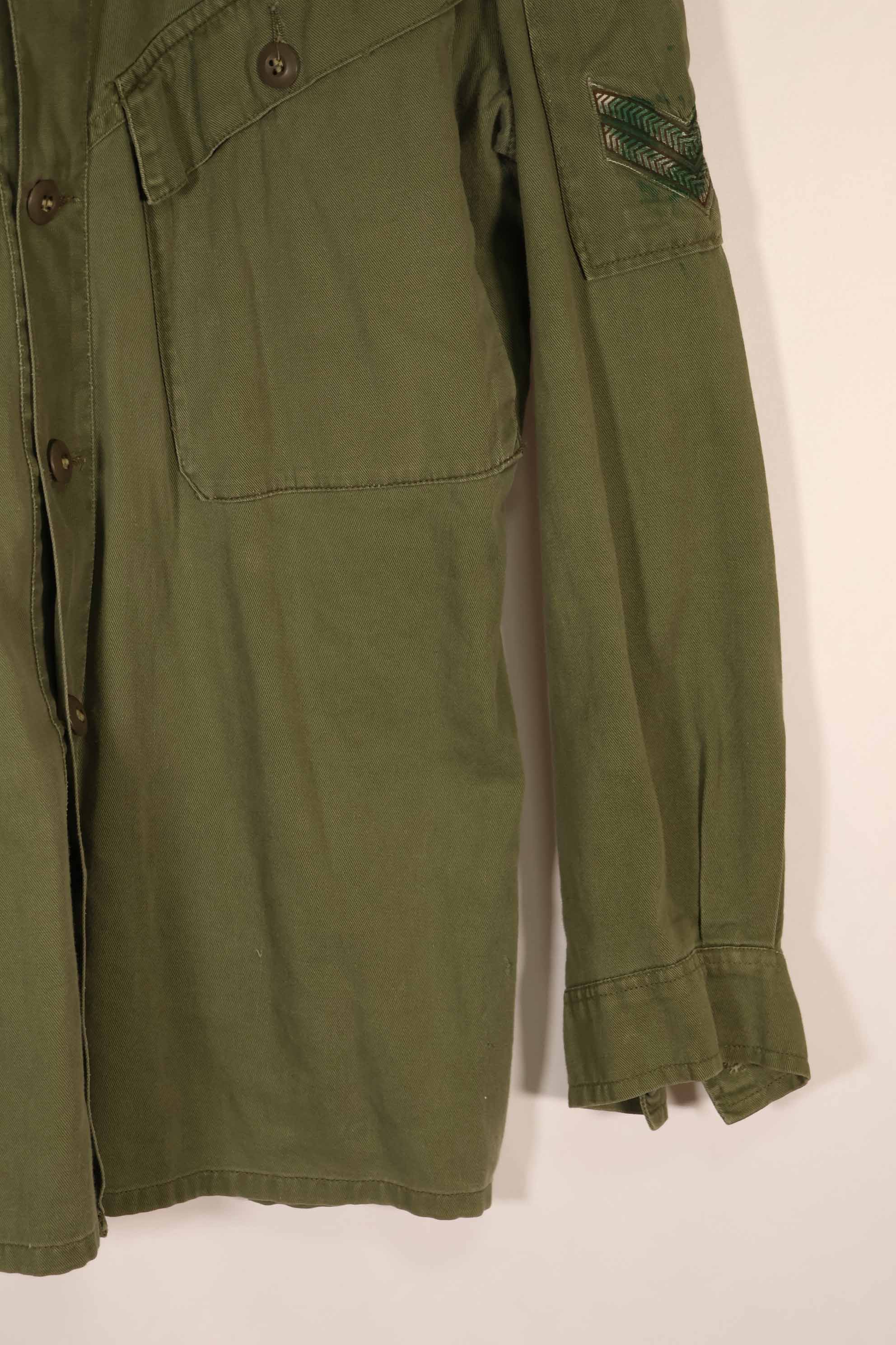 実物 1970年製 オーストラリア軍 OD ファティーグシャツ 階級章付き サイズ読めない