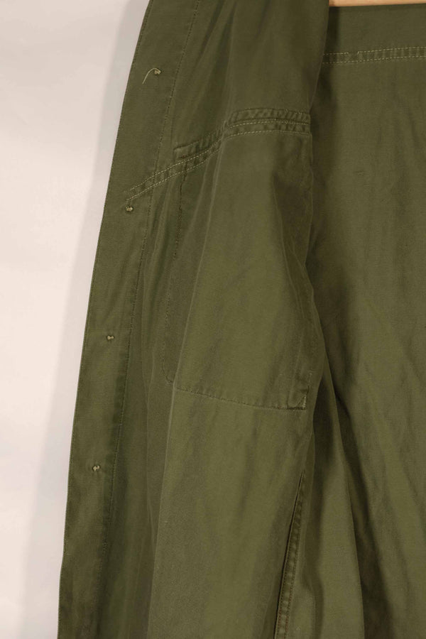 実物 1970年製 オーストラリア軍 OD ファティーグシャツ 階級章付き サイズ読めない