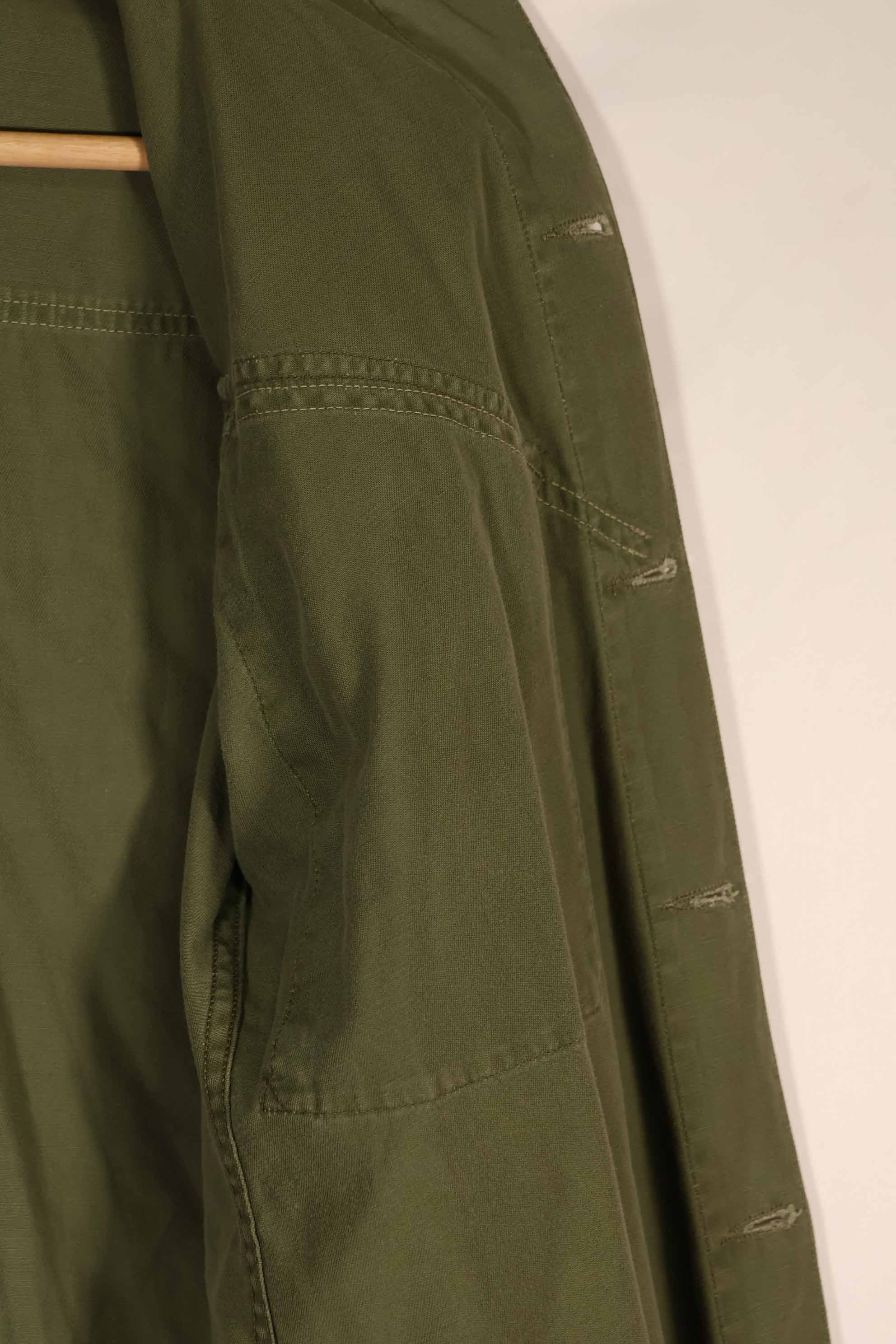 実物 1970年製 オーストラリア軍 OD ファティーグシャツ 階級章付き サイズ読めない