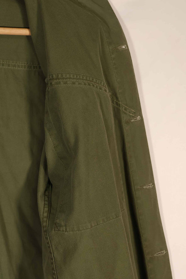 実物 1970年製 オーストラリア軍 OD ファティーグシャツ 階級章付き サイズ読めない