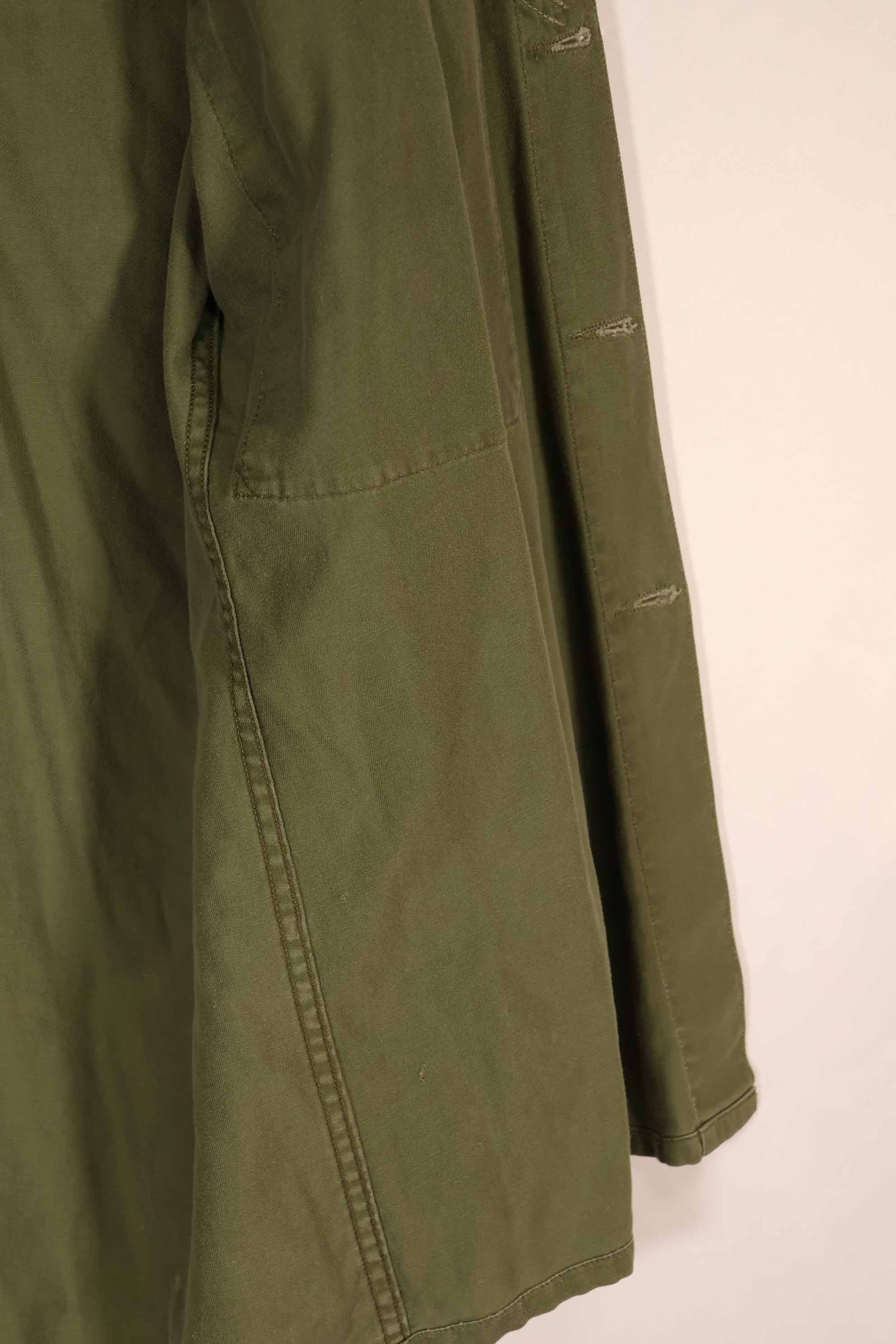 実物 1970年製 オーストラリア軍 OD ファティーグシャツ 階級章付き サイズ読めない