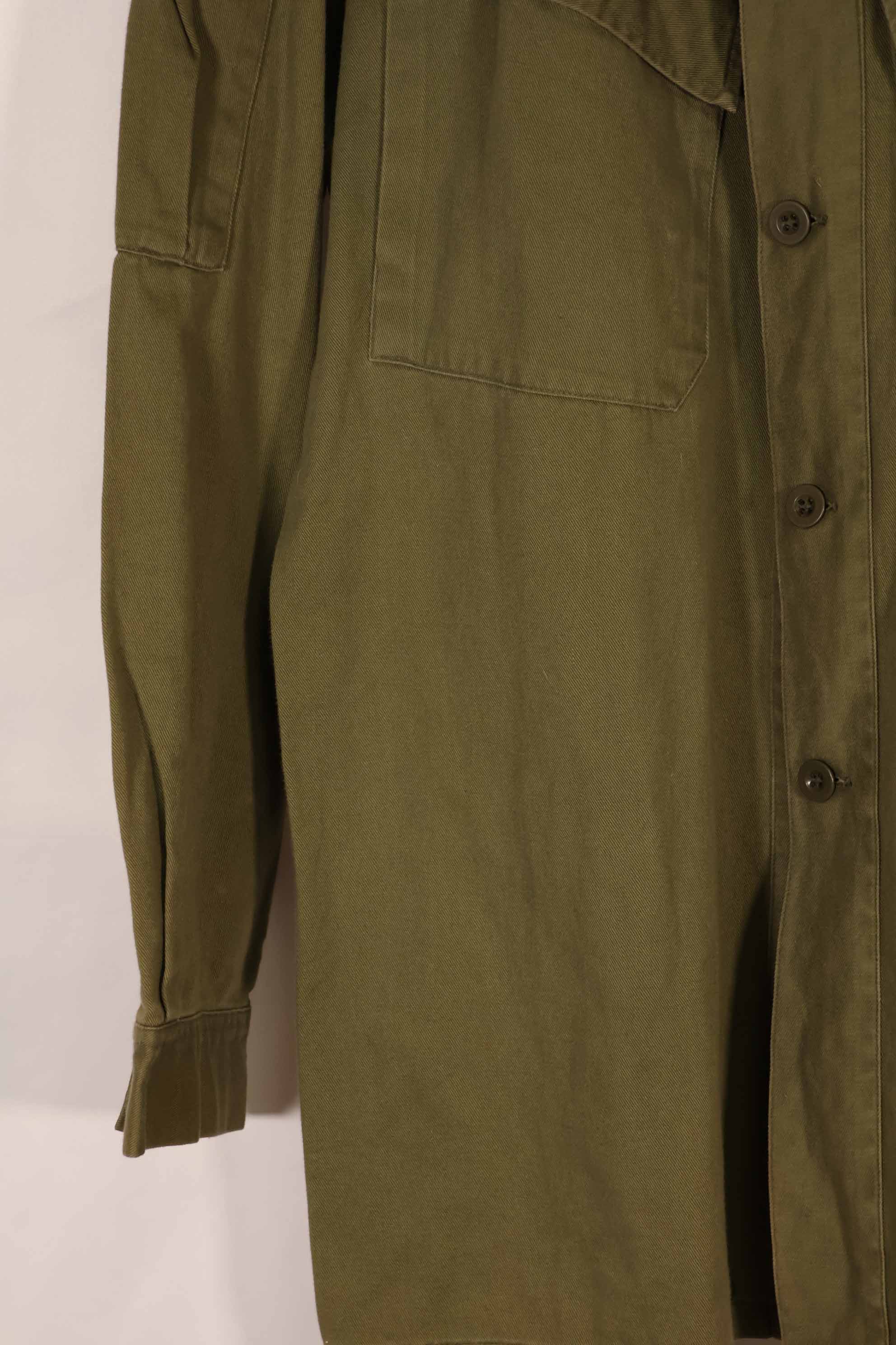 実物 1969年製 ニュージーランド軍 OD ファティーグシャツ Size 39/41L 中古品扱い