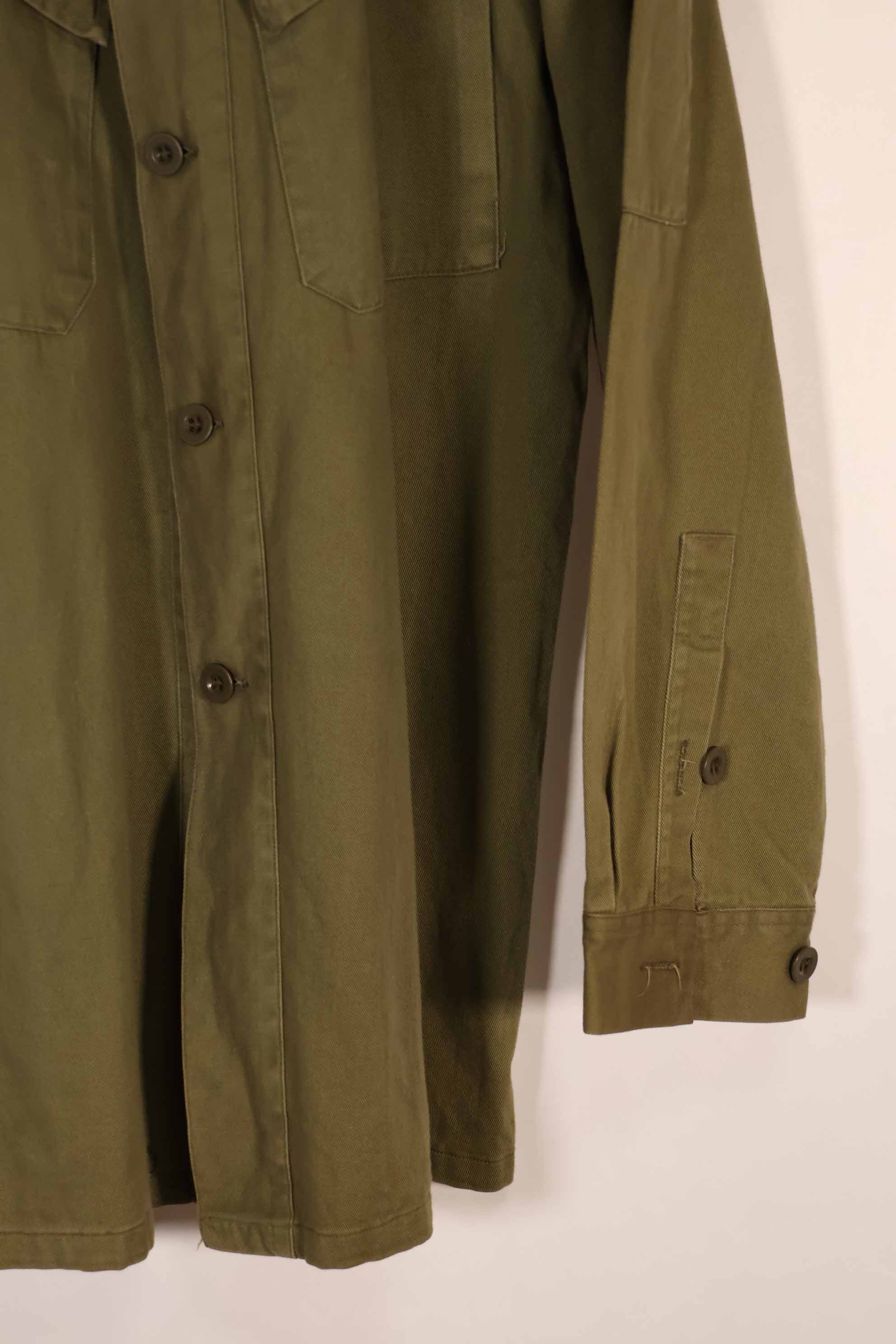 実物 1969年製 ニュージーランド軍 OD ファティーグシャツ Size 39/41L 中古品扱い