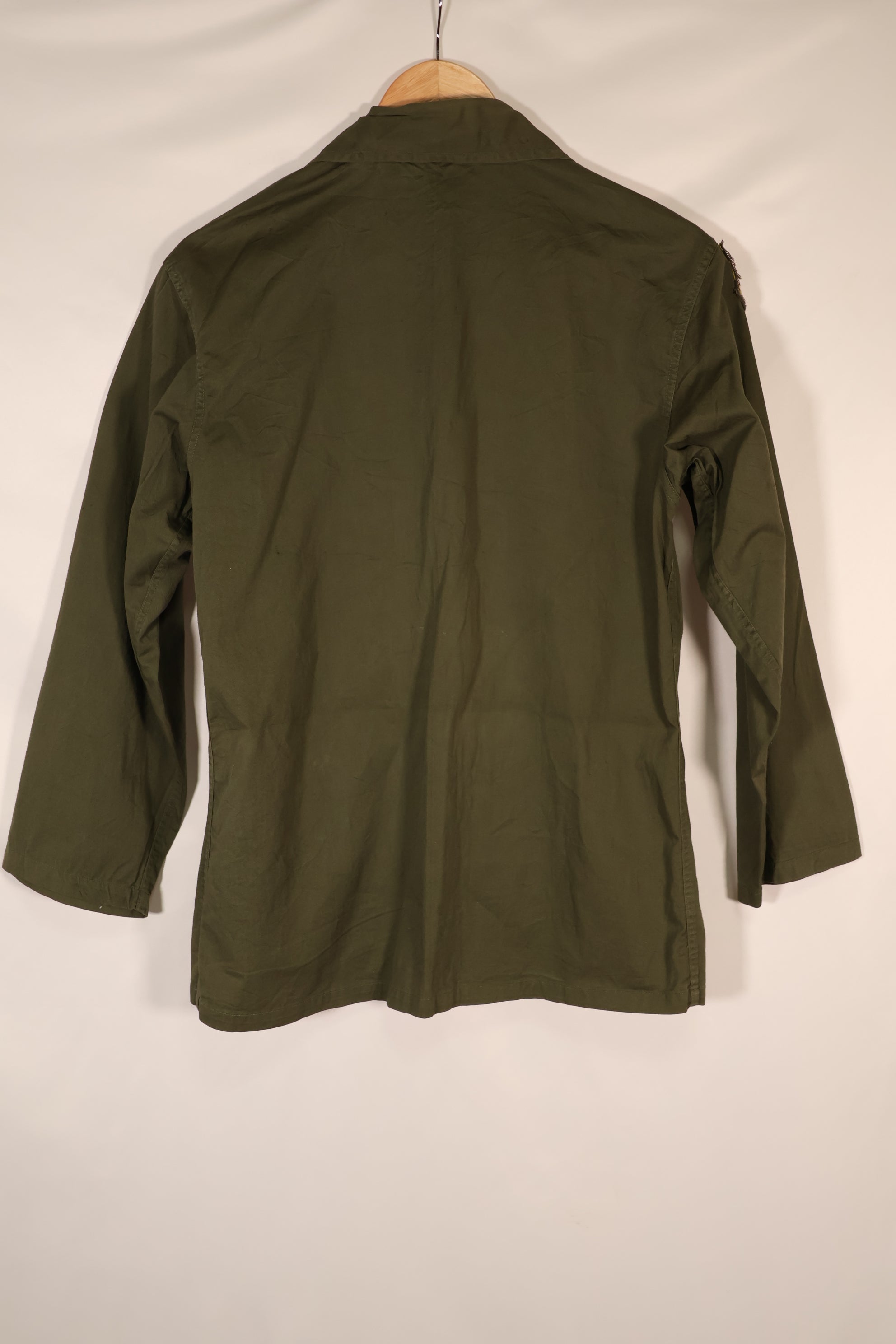 実物 韓国軍 ミリタリーポリス ポップリンシャツ 中古品 直接刺繍あり パッチ後付け