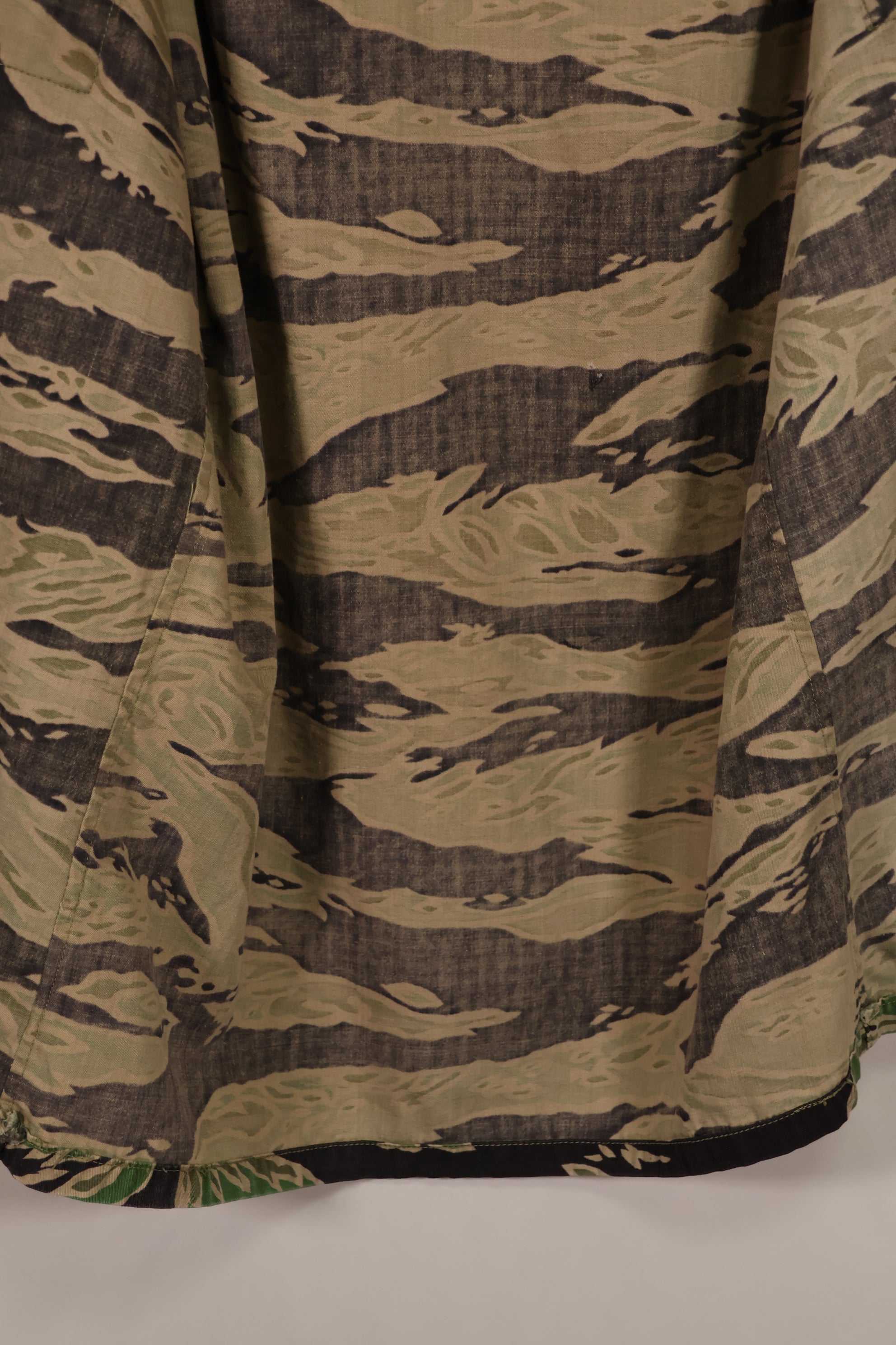 実物 レイトウォーパターン タイガーストライプ シャツ ライトウェイト 退色あり 中古品