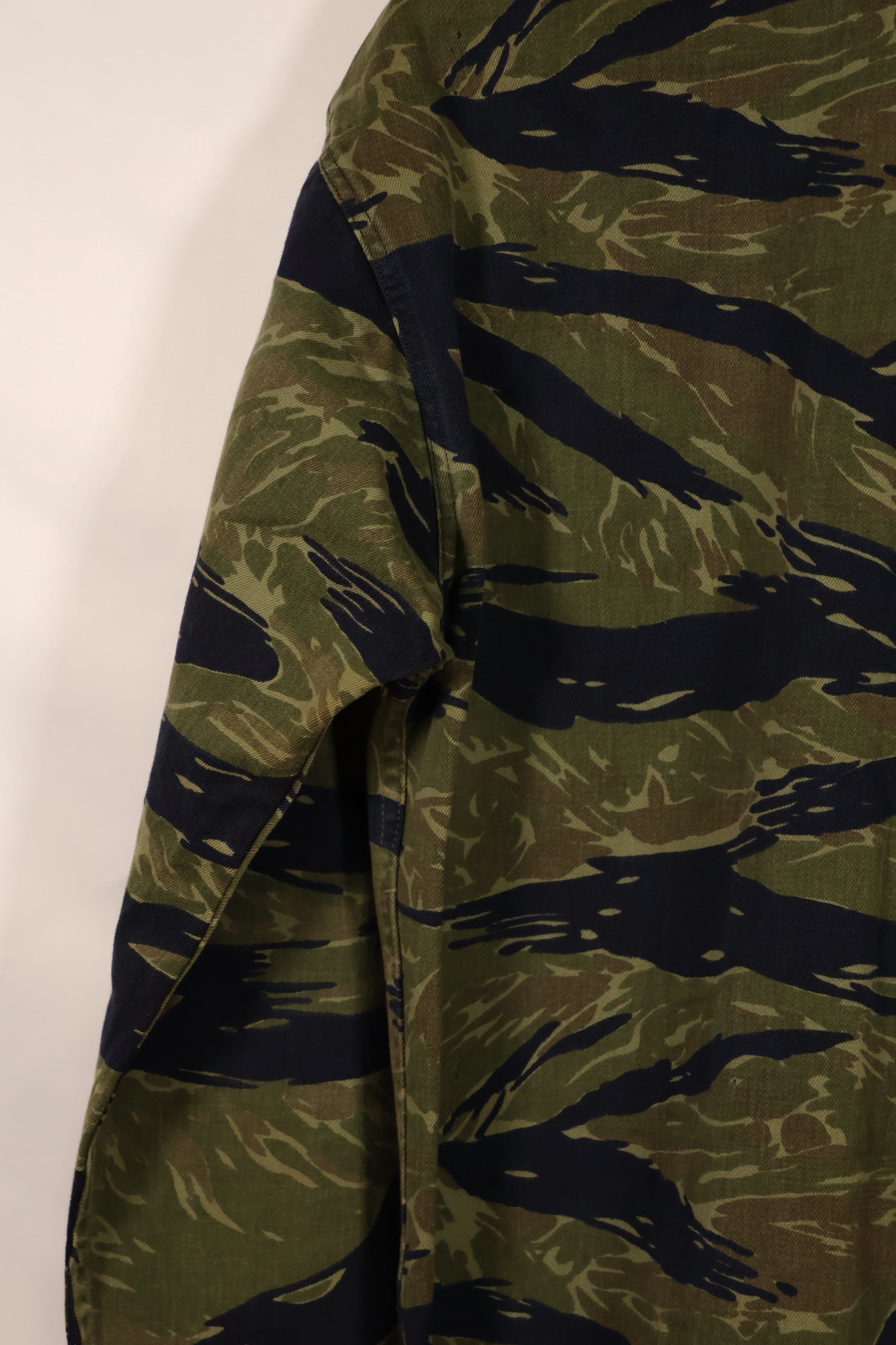 実物 タイガーストライプ TO78タイガー ジャケット 状態良い A-Lサイズ パッチ後付け