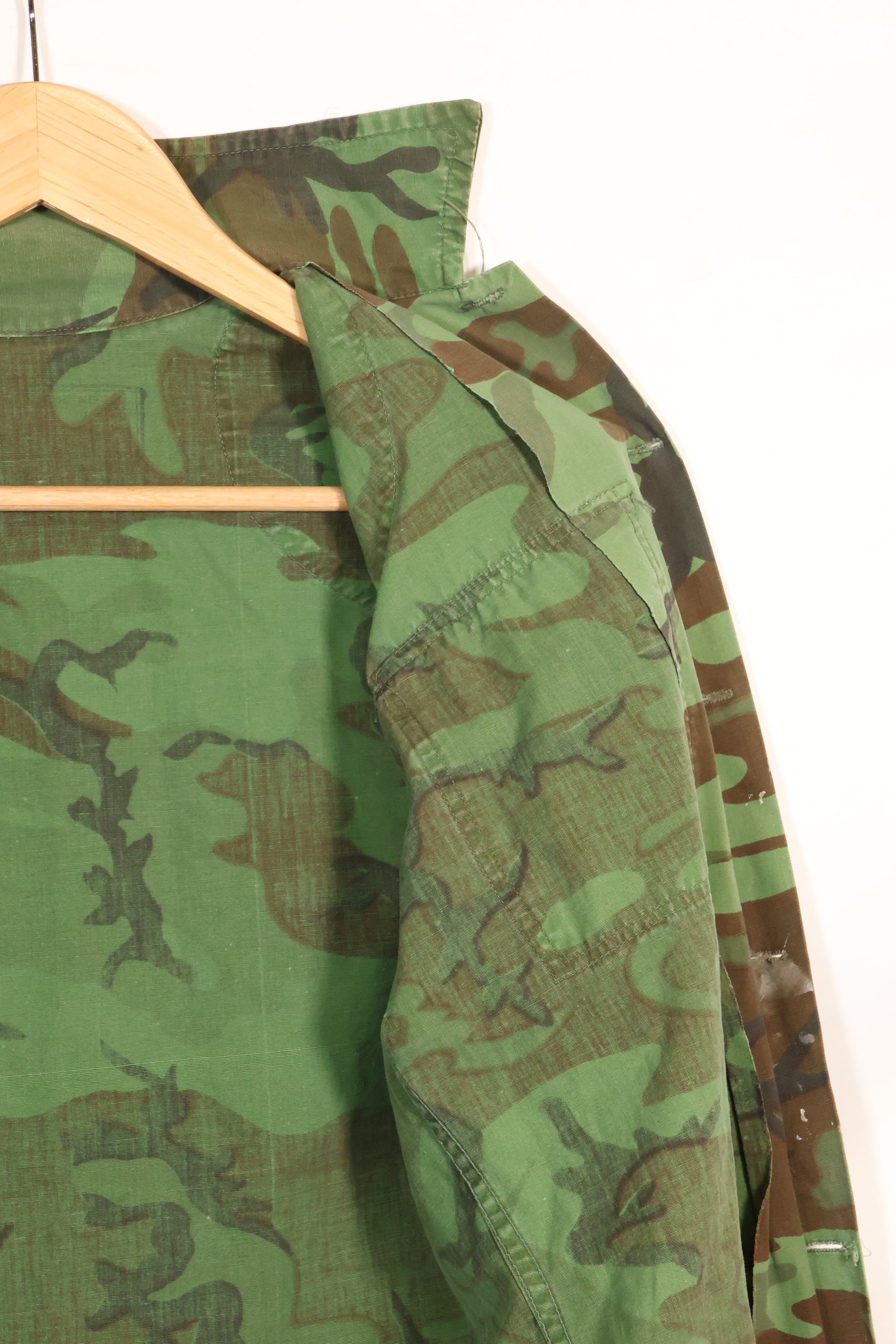 1960年代 ポップリン製 ARVN リーフ迷彩 シャツ 薄手生地 レア品 中古品