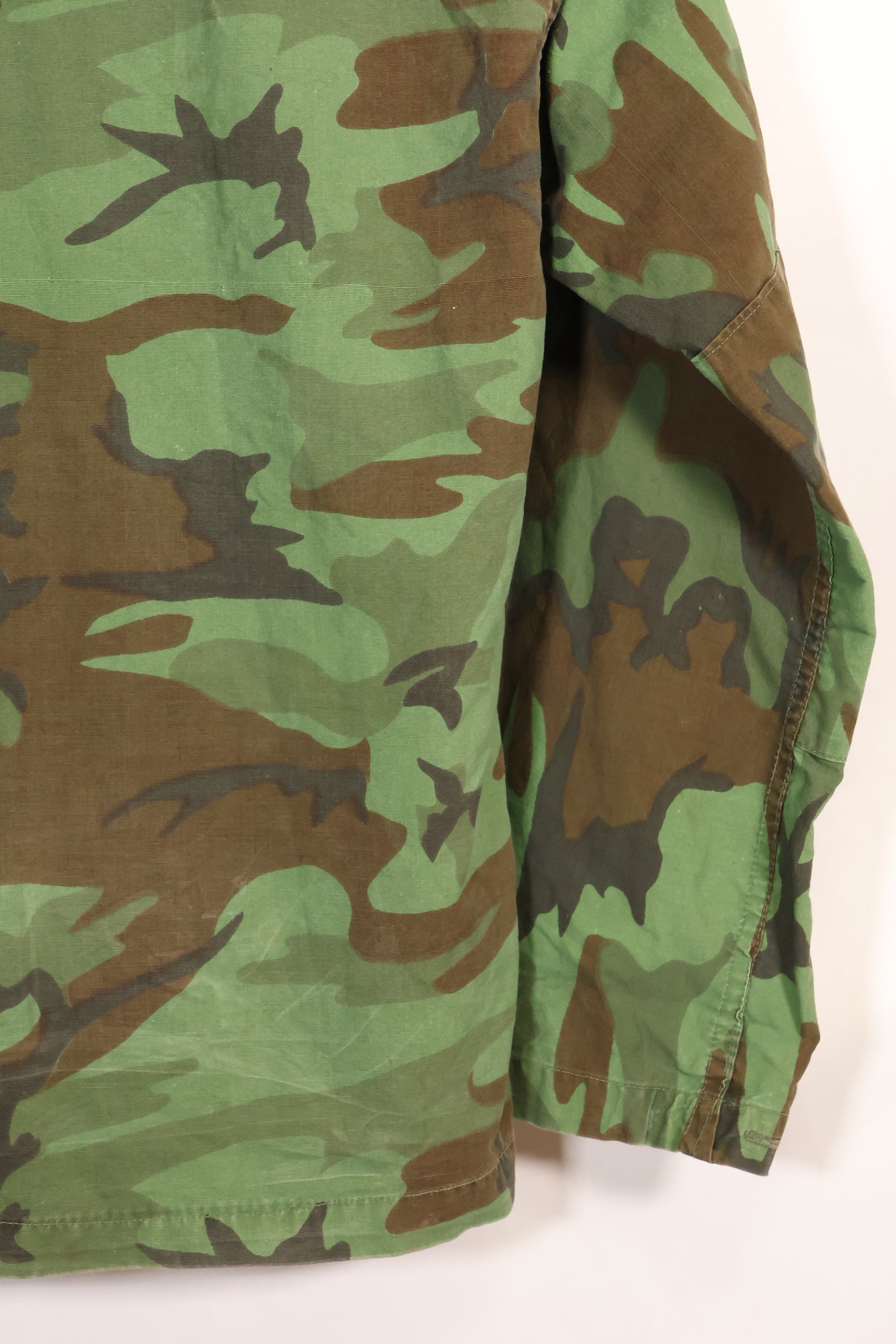 1960年代 ポップリン製 ARVN リーフ迷彩 シャツ 薄手生地 レア品 中古品