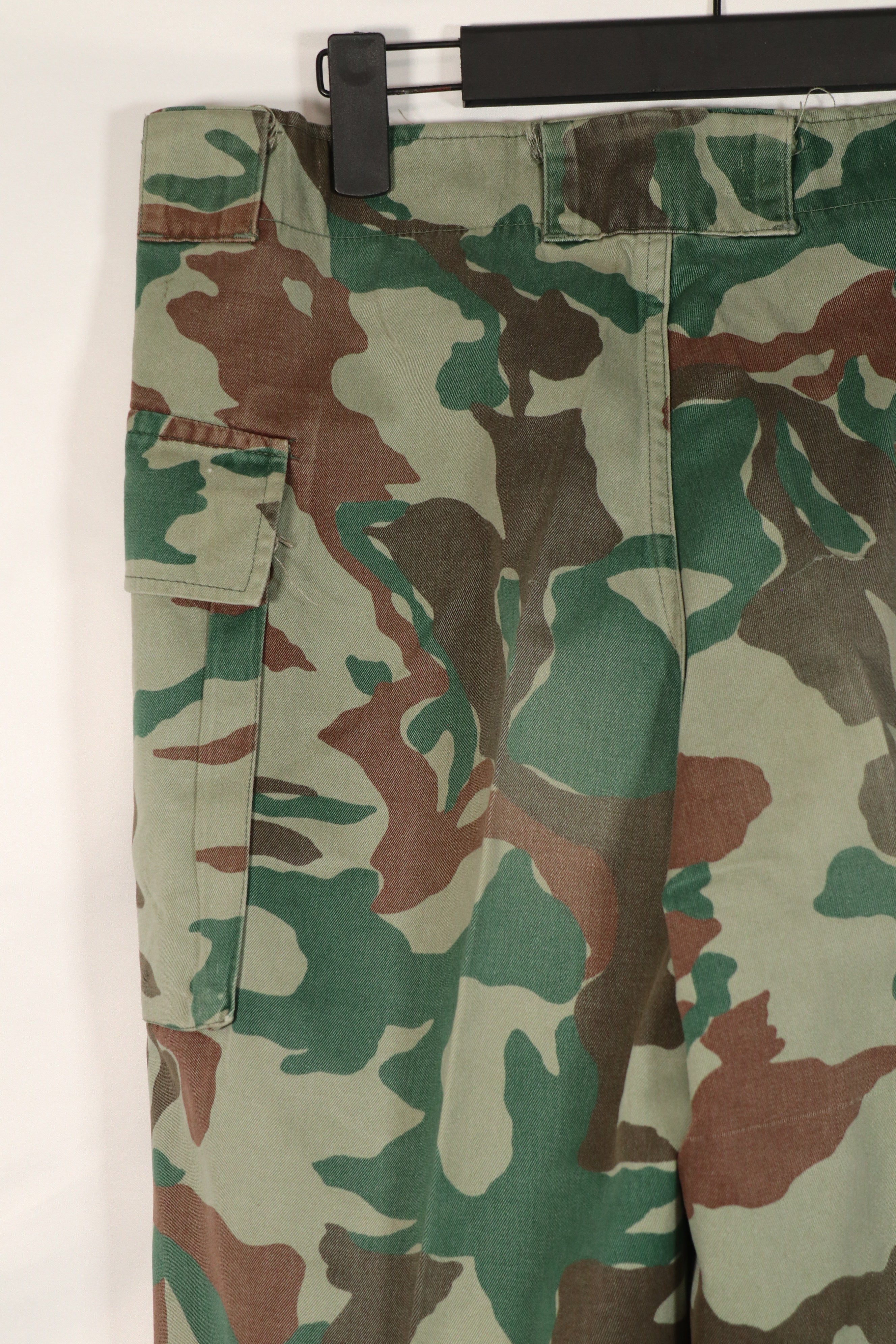 実物 日本国 陸上自衛隊 1980年代 熊笹迷彩 パンツ 中古品 傷あり