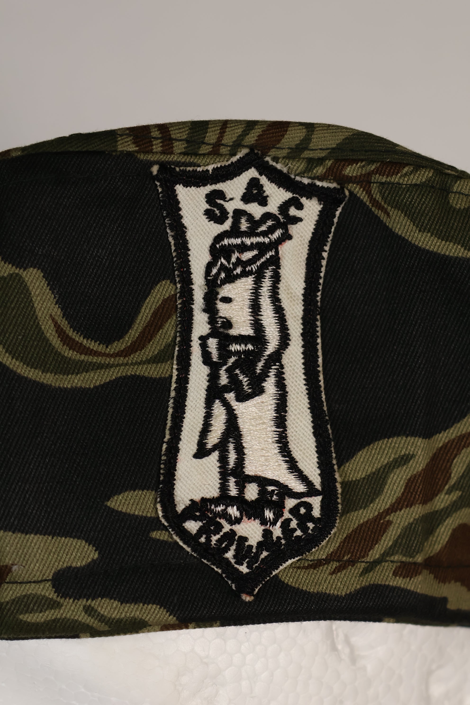 実物 個人調達品 ジグザグパターン タイガーストライプ ベレー帽 未使用品