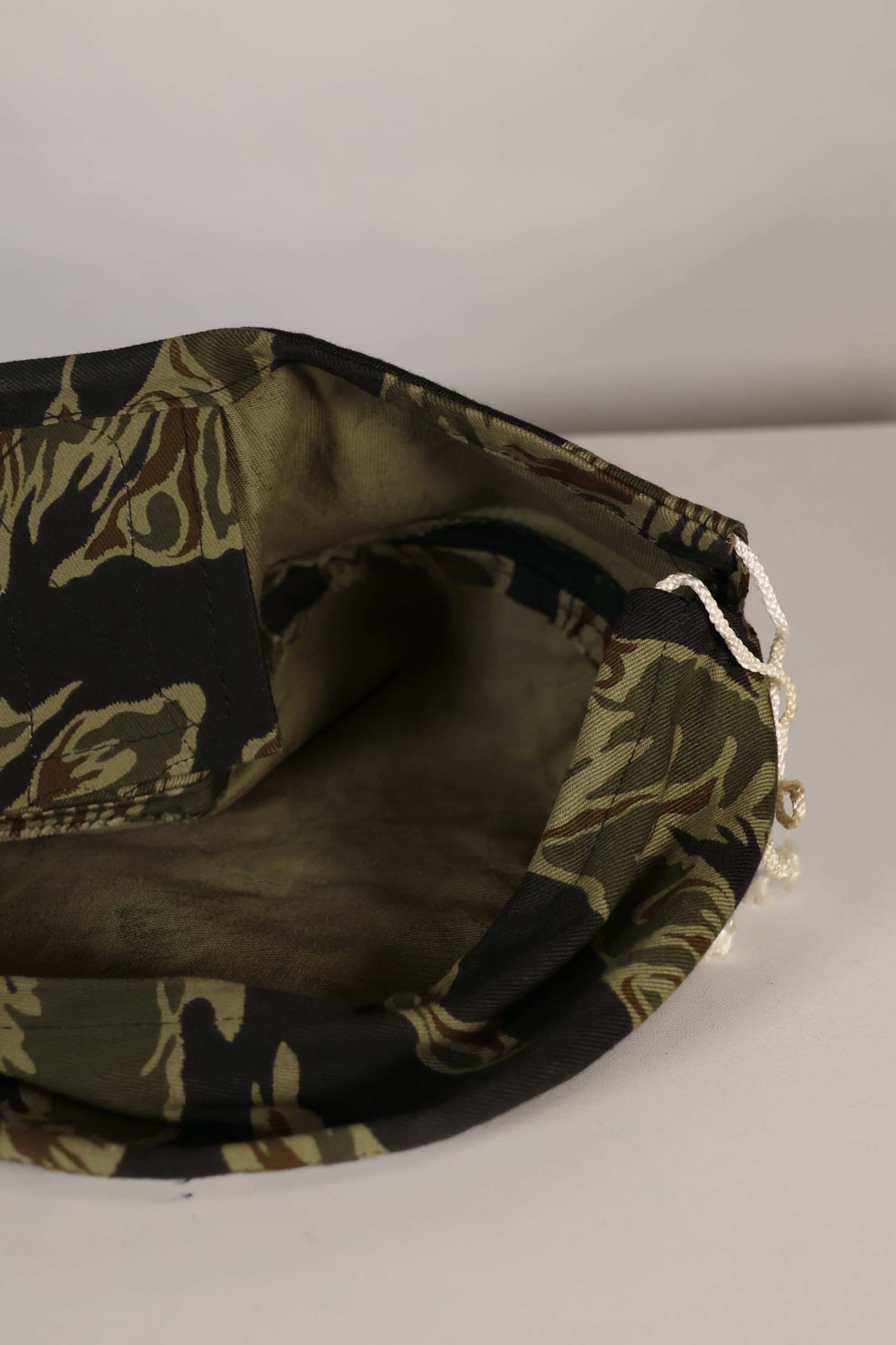 実物 個人調達品 ジグザグパターン タイガーストライプ ベレー帽 未使用品