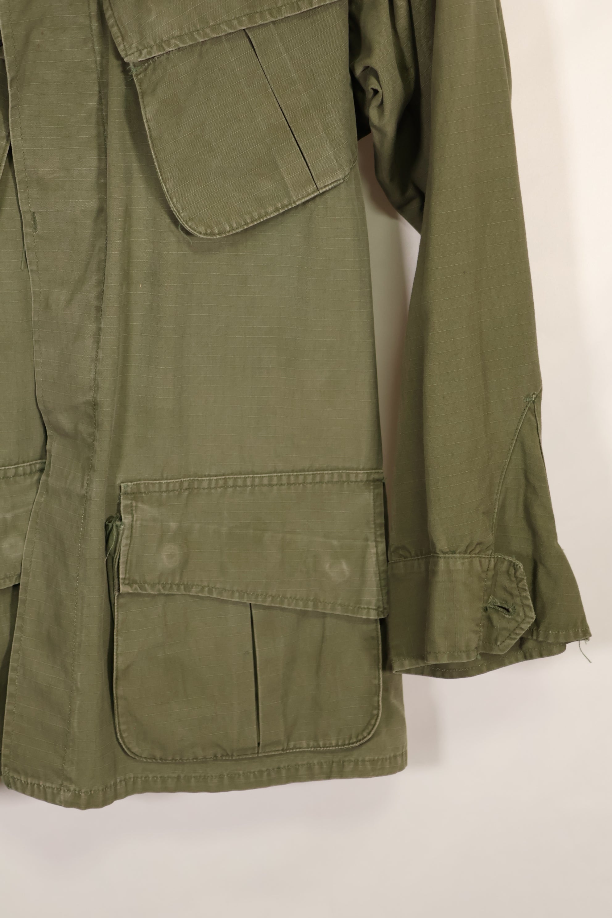 実物 MACV SOG RT VIPER 元隊員 4th Model ジャングルファティーグ RECONパッチのみレプリカ