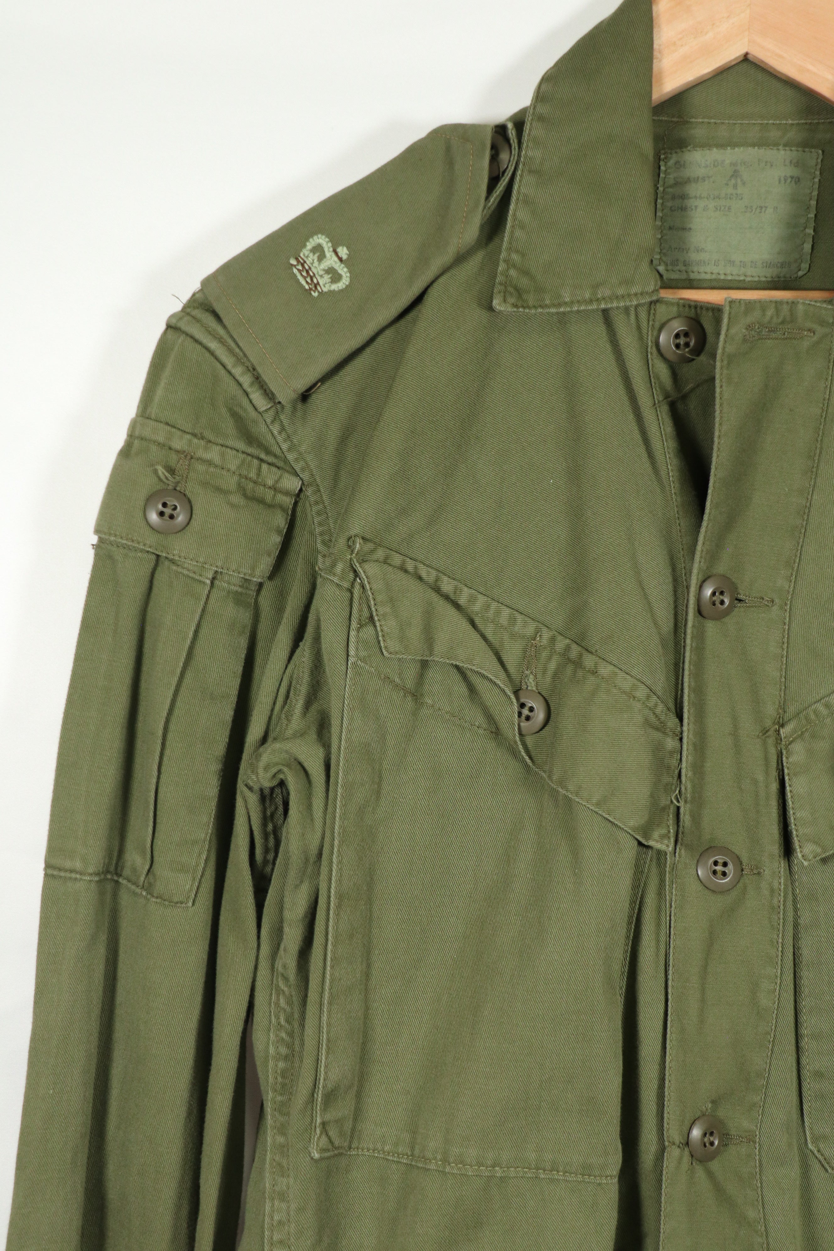 実物 1970年製 オーストラリア軍 ファティーグシャツ 階級章付き 中古品