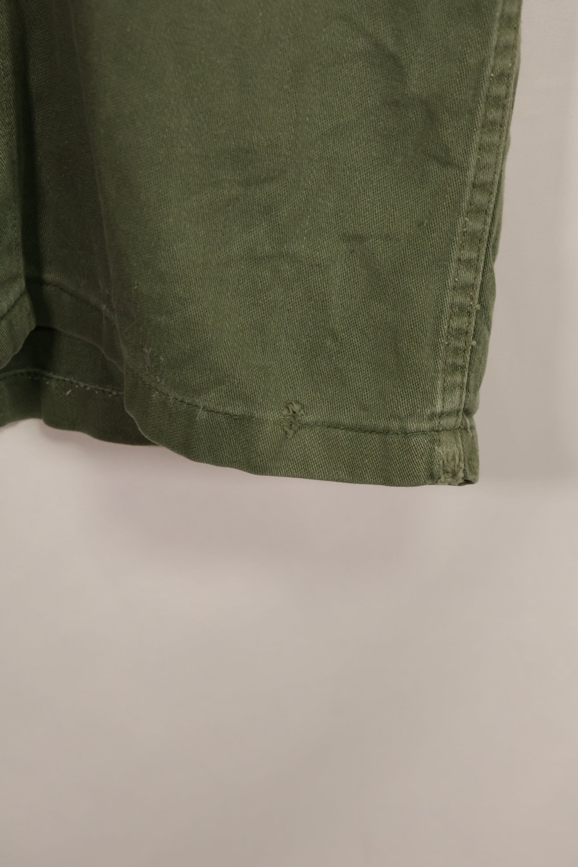 実物 1960年代ロット OG-107 USAF ユーティリティシャツ 直接刺繍あり