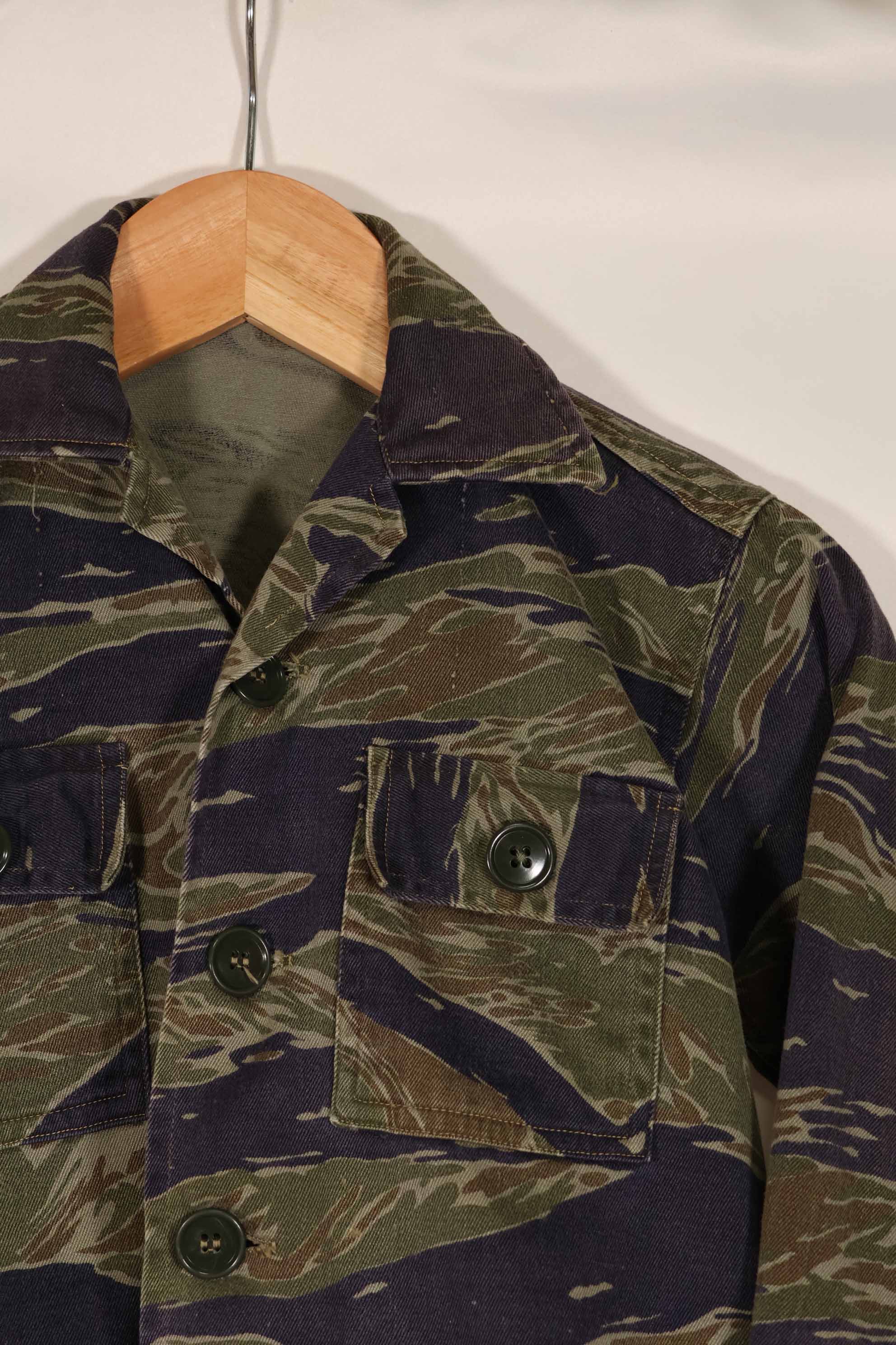 実物 子供用 スーベニア品 シルバータイガーストライプ シャツ 中古品