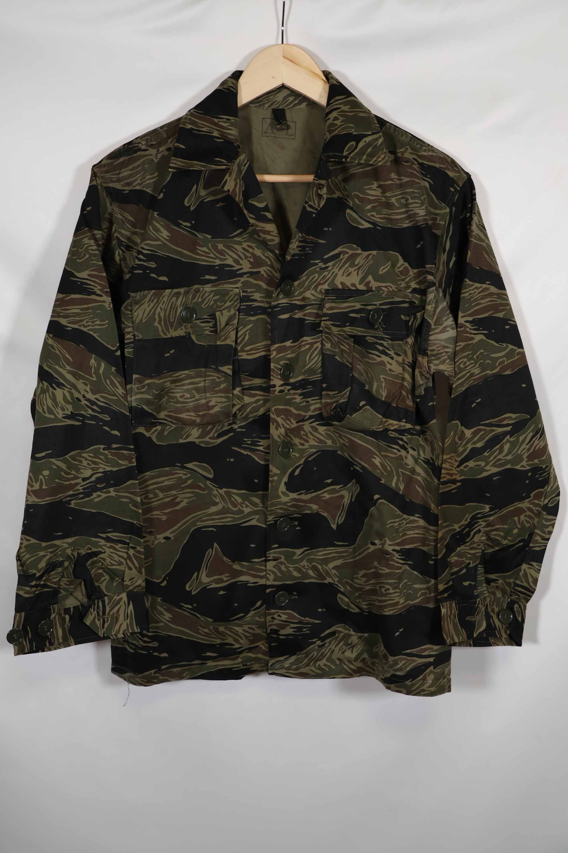 実物 シルバータイガーストライプ Asian Cut A-Lサイズ シャツ Used 状態良い