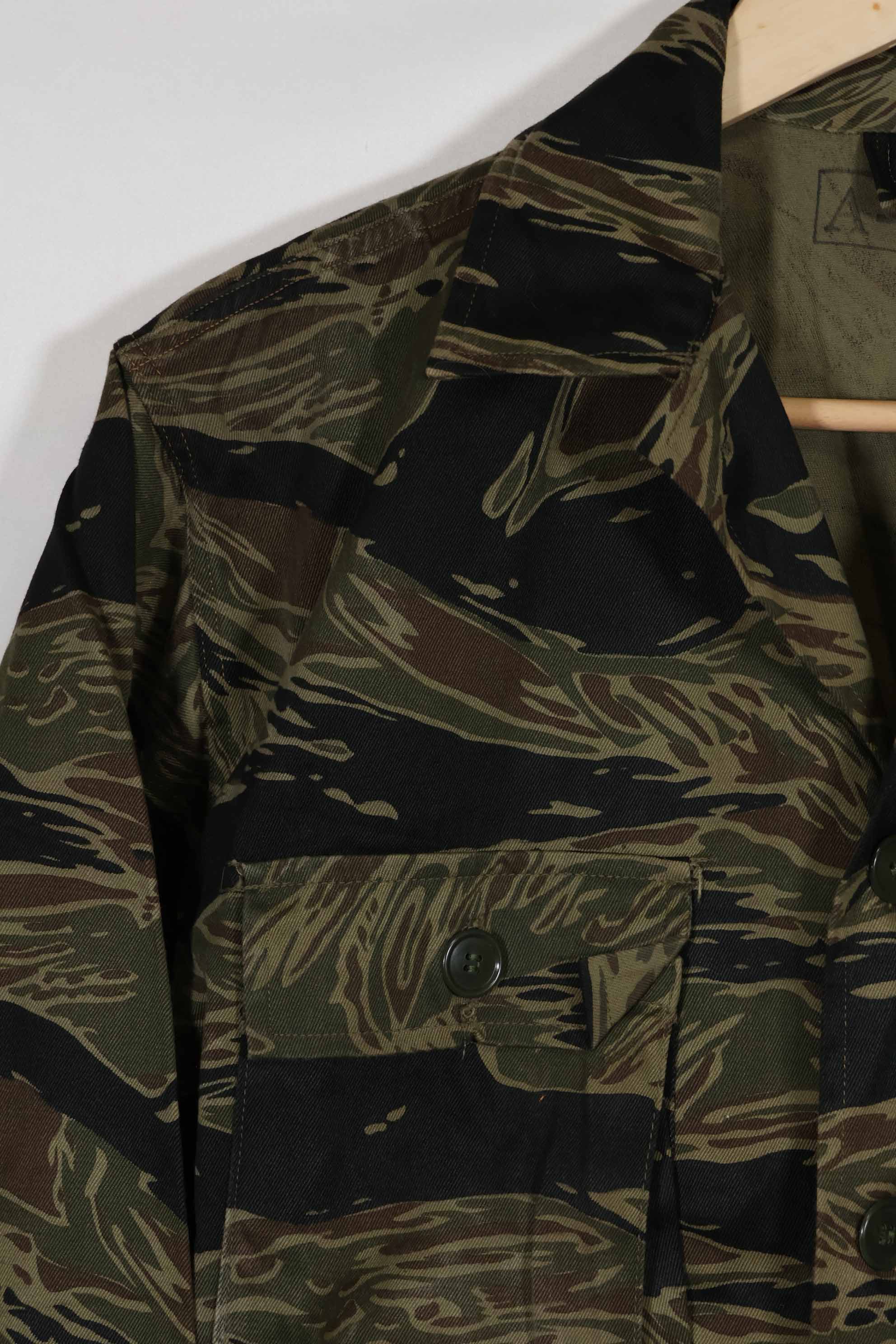 実物 シルバータイガーストライプ Asian Cut A-Lサイズ シャツ Used 状態良い