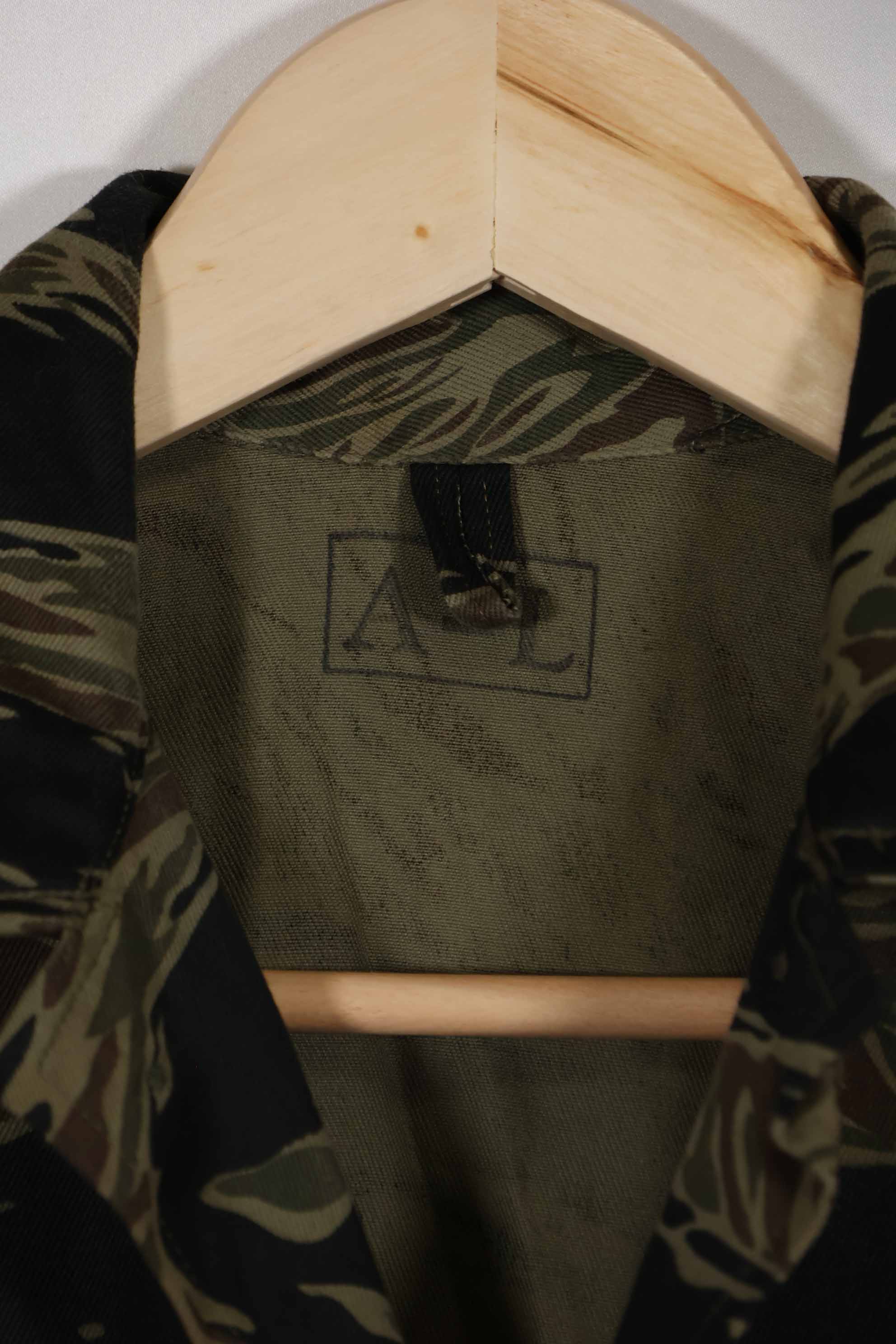 実物 シルバータイガーストライプ Asian Cut A-Lサイズ シャツ Used 状態良い