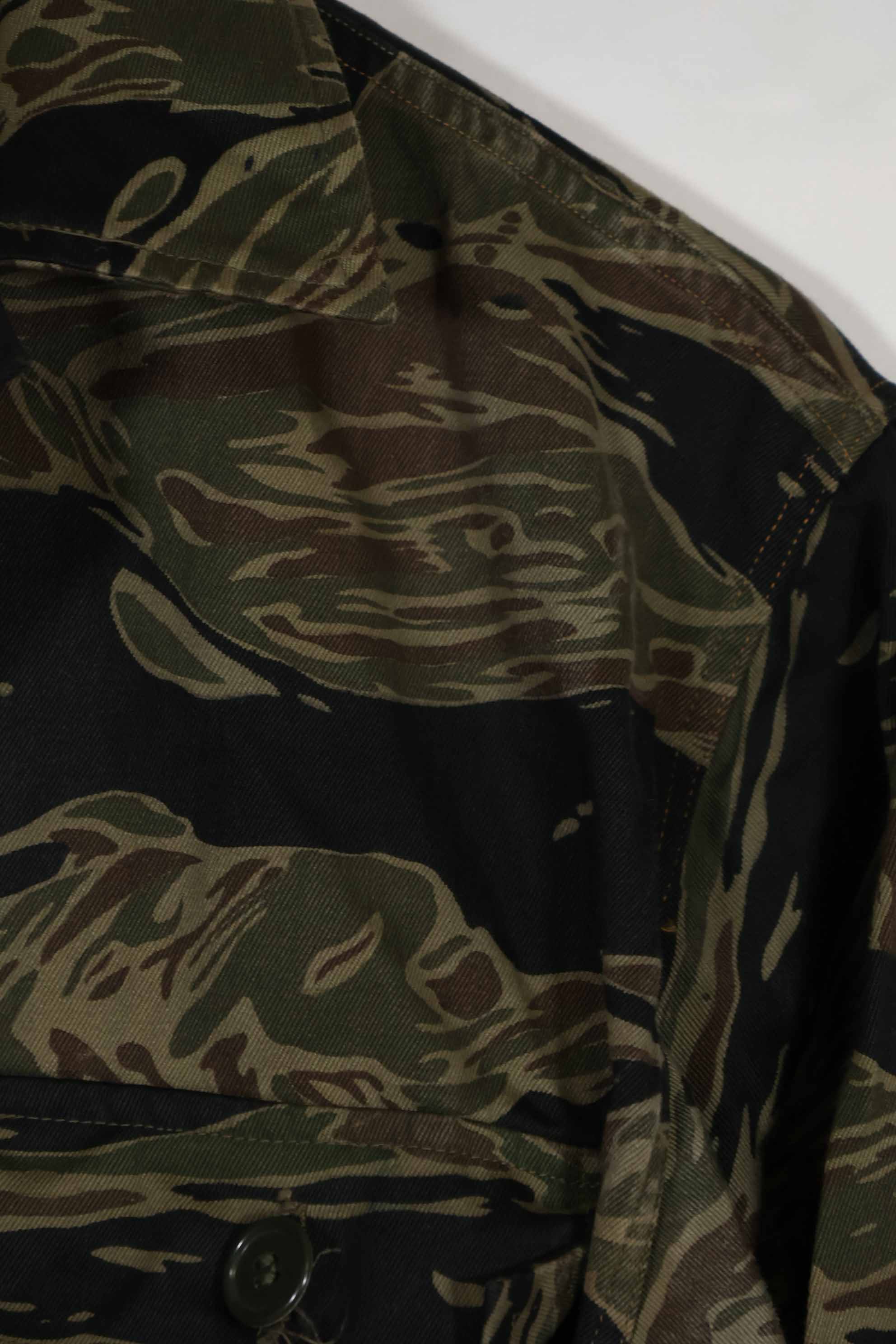 実物 シルバータイガーストライプ Asian Cut A-Lサイズ シャツ Used 状態良い