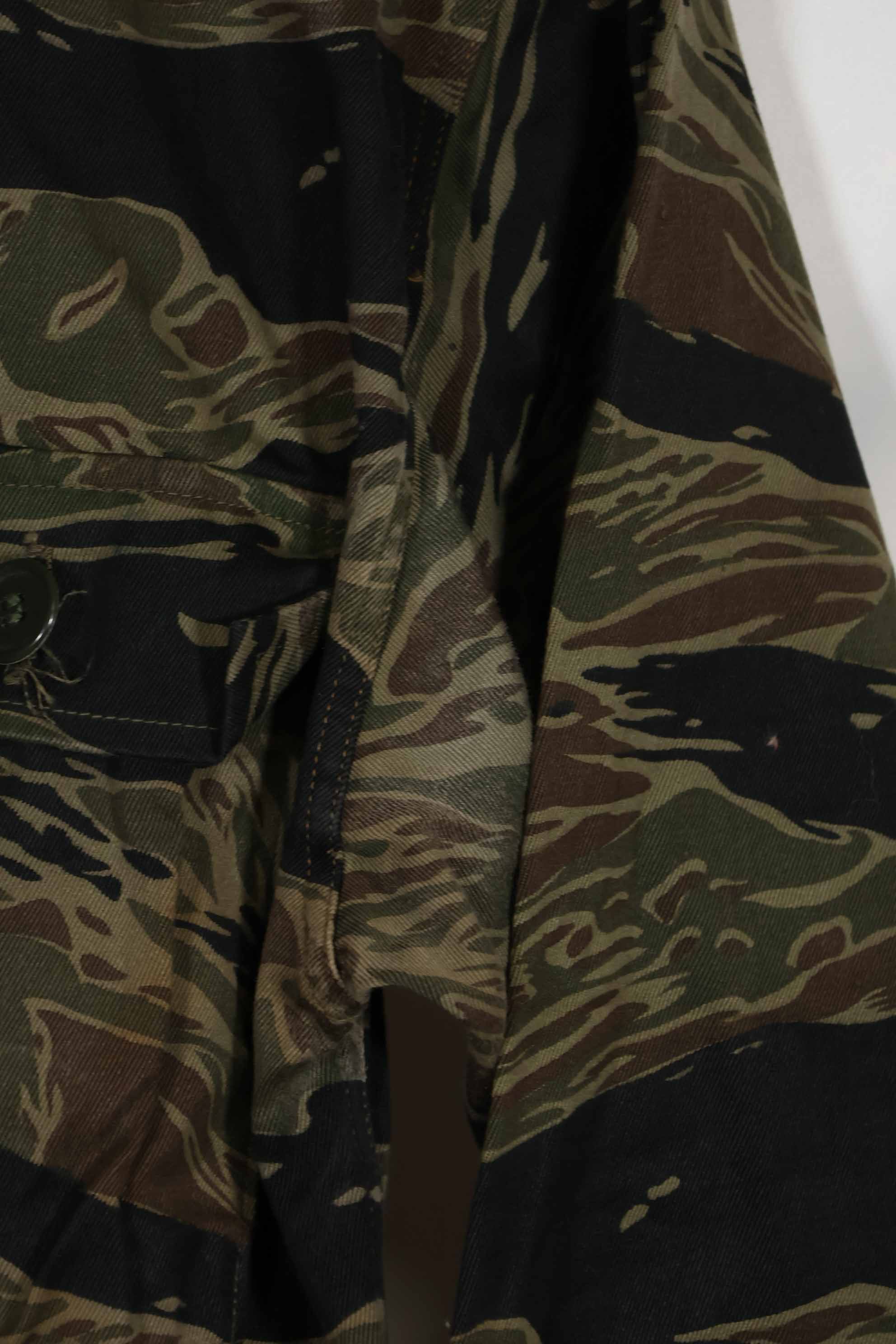 実物 シルバータイガーストライプ Asian Cut A-Lサイズ シャツ Used 状態良い