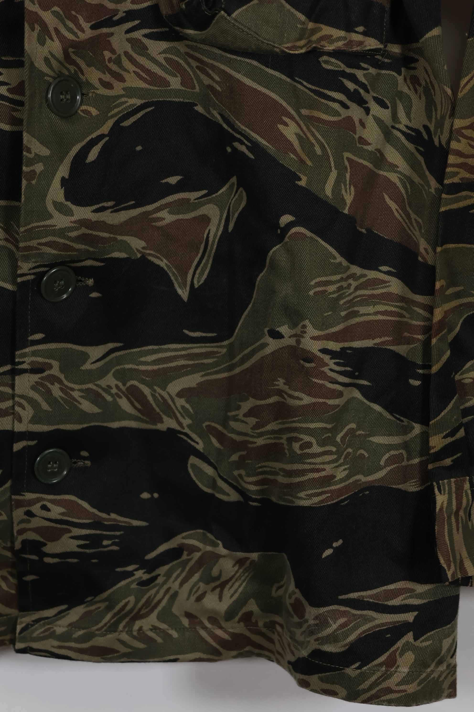 実物 シルバータイガーストライプ Asian Cut A-Lサイズ シャツ Used 状態良い