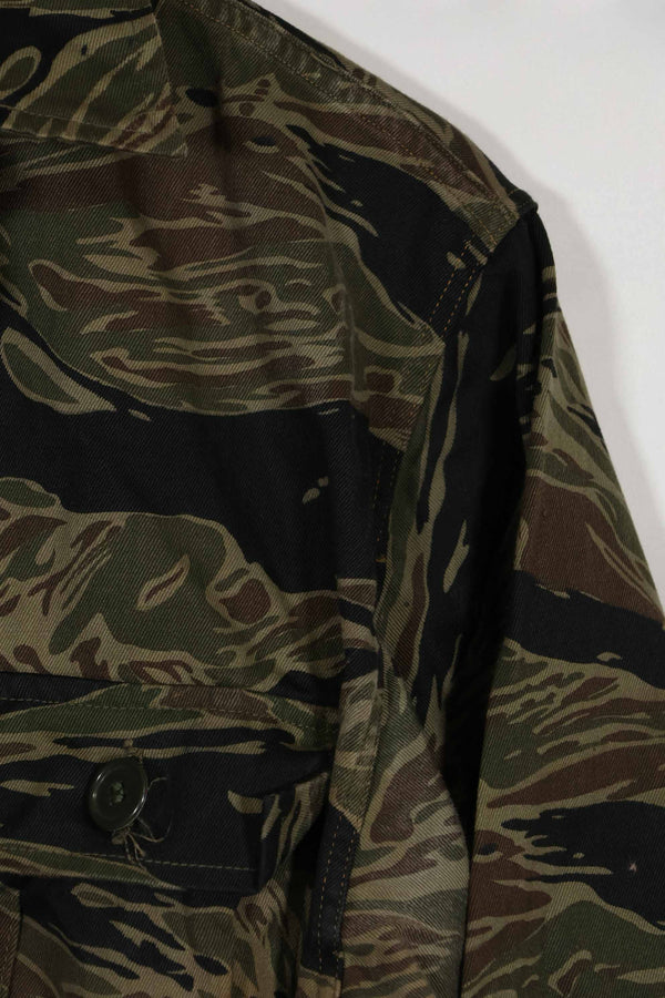 実物 シルバータイガーストライプ Asian Cut A-Lサイズ シャツ Used 状態良い