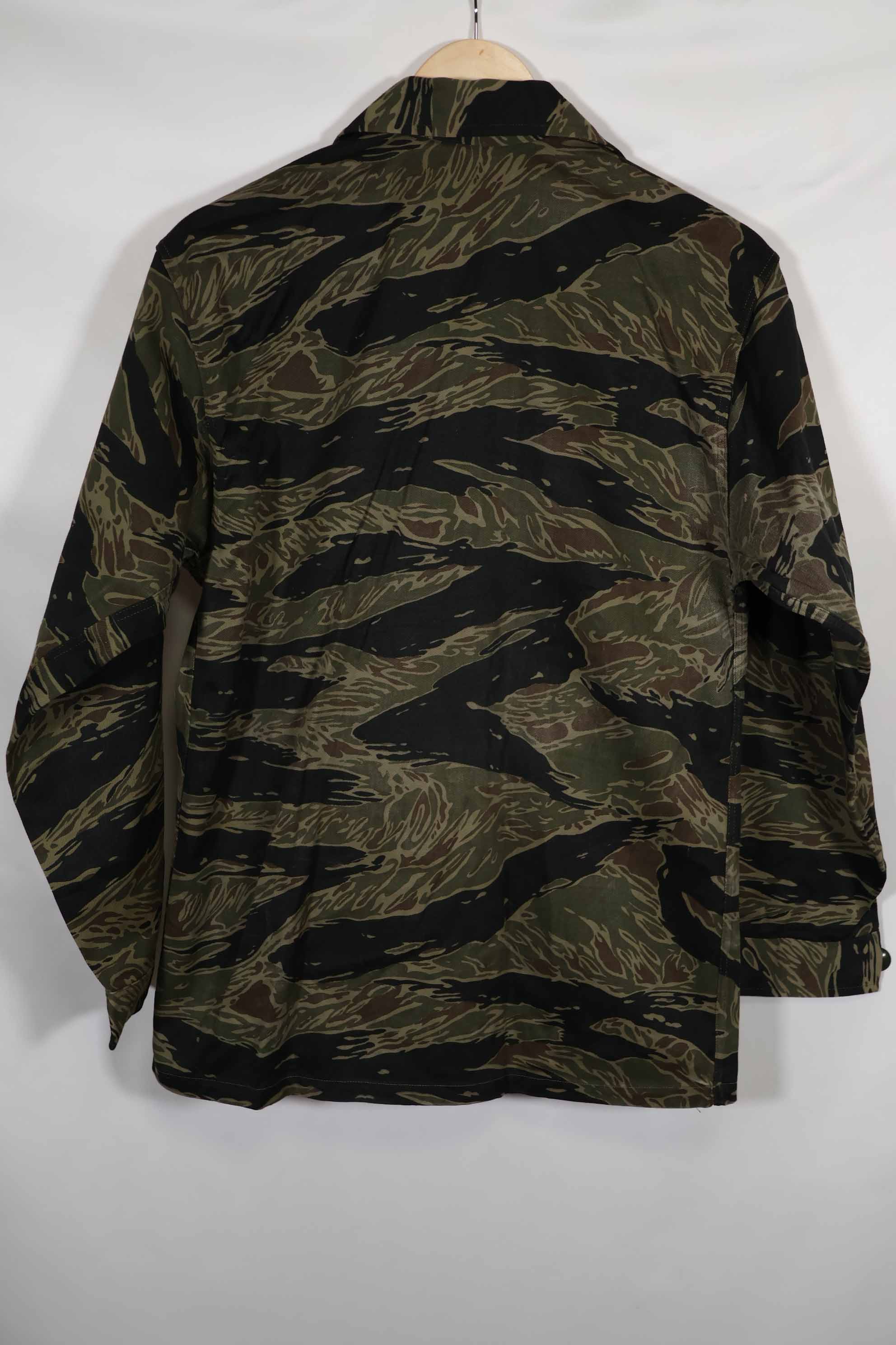 実物 シルバータイガーストライプ Asian Cut A-Lサイズ シャツ Used 状態良い