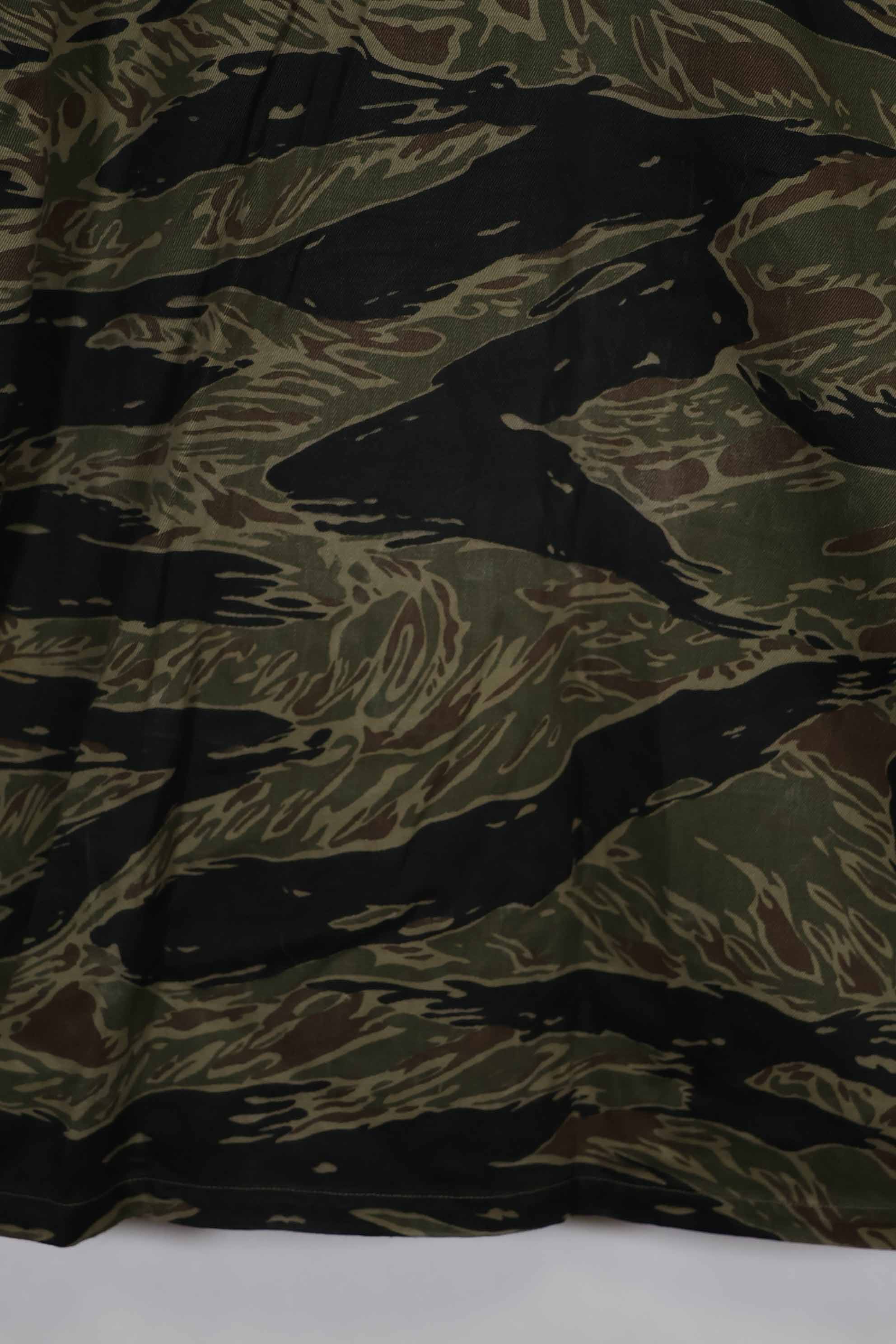 実物 シルバータイガーストライプ Asian Cut A-Lサイズ シャツ Used 状態良い