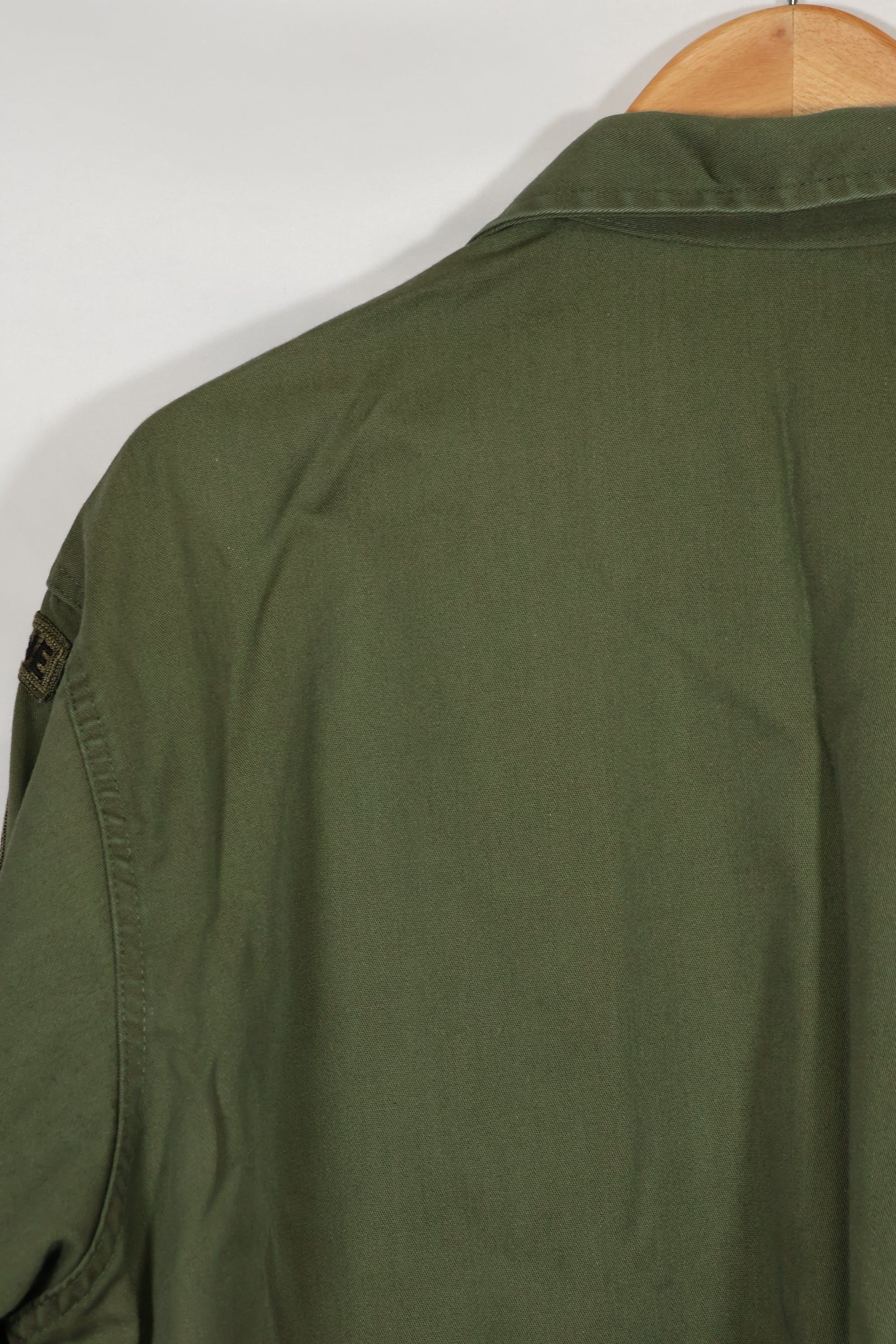 1960年代ロット OG-107 ユーティリティシャツ LOCKE 元SF隊員 放出 中古品 ノーアイロンシャツ A