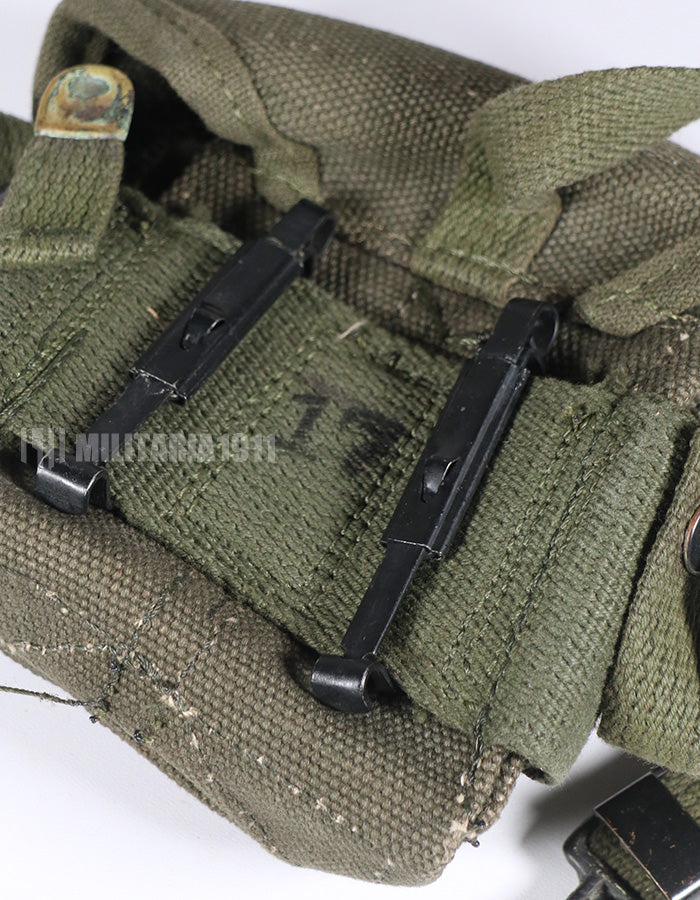 実物 アメリカ軍 M16 A1 20連マガジン アーモポーチ ほぼ未使用品