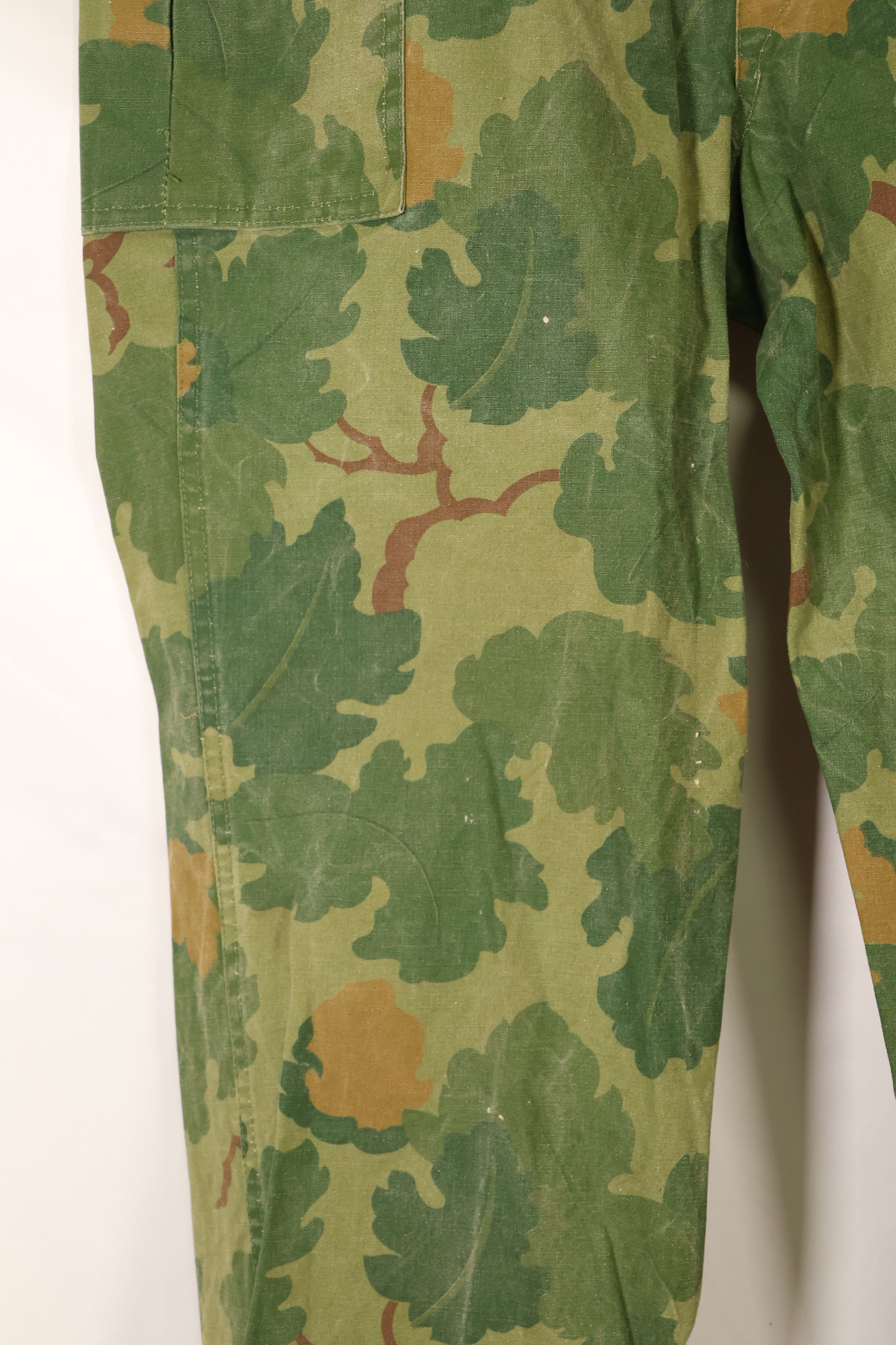 1960年代後半〜70年代前半頃　個人調達品　ミッチェル迷彩　USMC　WWII HBTパンツカット　リバーシブルパンツ　中古品