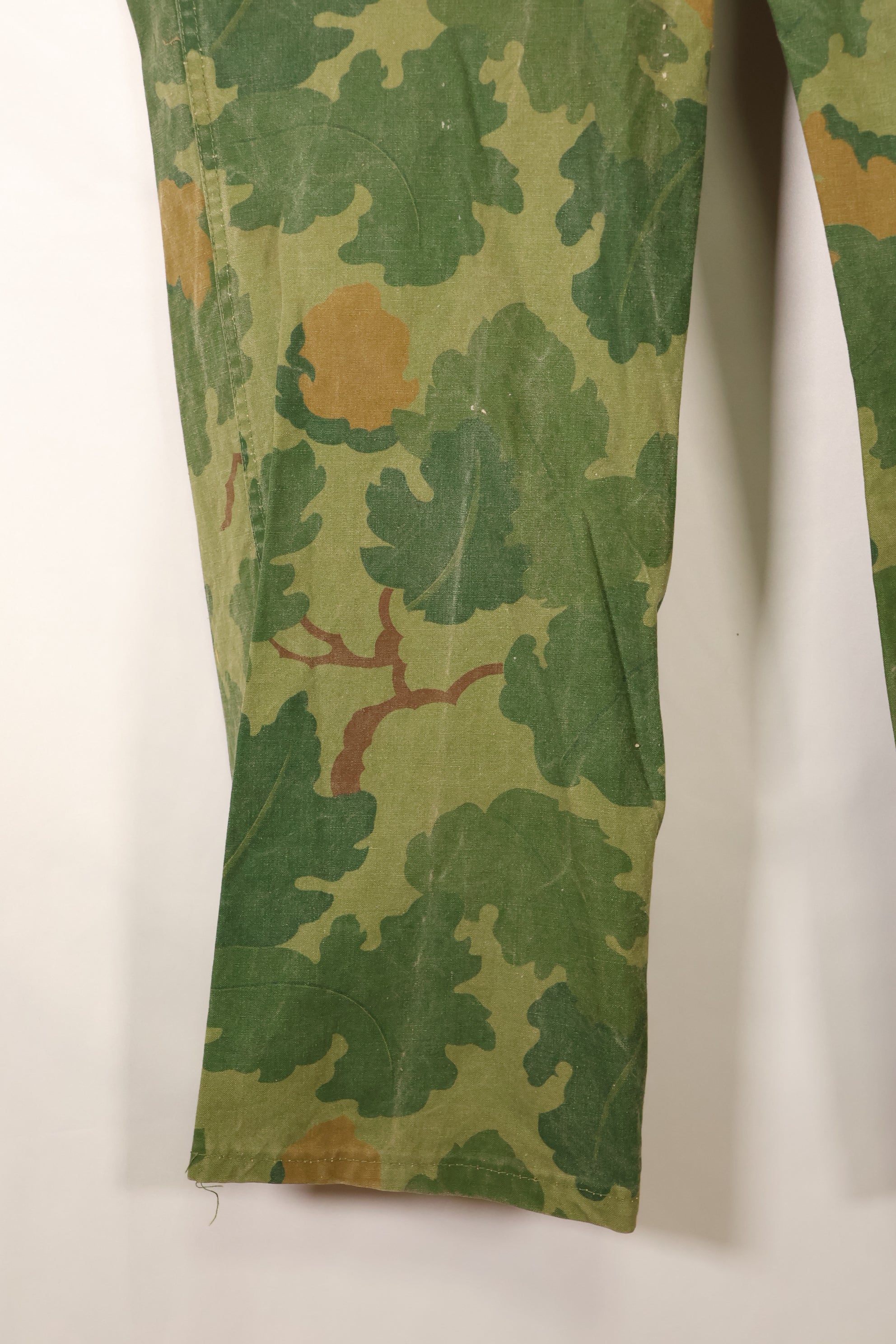 1960年代後半〜70年代前半頃　個人調達品　ミッチェル迷彩　USMC　WWII HBTパンツカット　リバーシブルパンツ　中古品