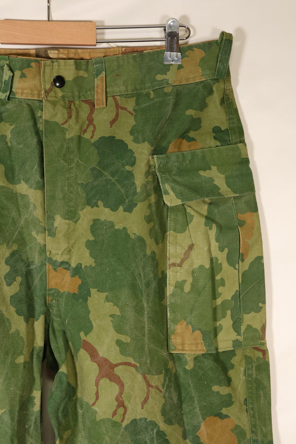 1960年代後半〜70年代前半頃　個人調達品　ミッチェル迷彩　USMC　WWII HBTパンツカット　リバーシブルパンツ　中古品