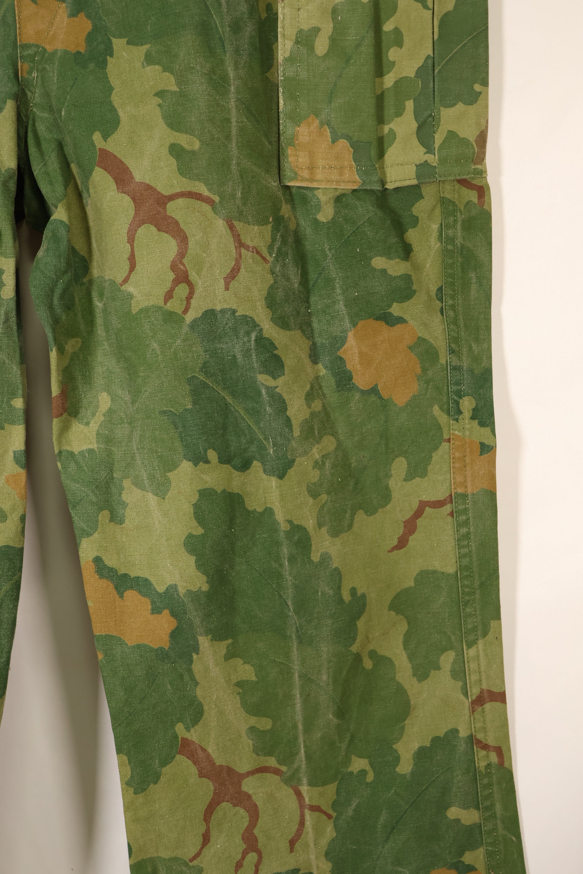1960年代後半〜70年代前半頃　個人調達品　ミッチェル迷彩　USMC　WWII HBTパンツカット　リバーシブルパンツ　中古品
