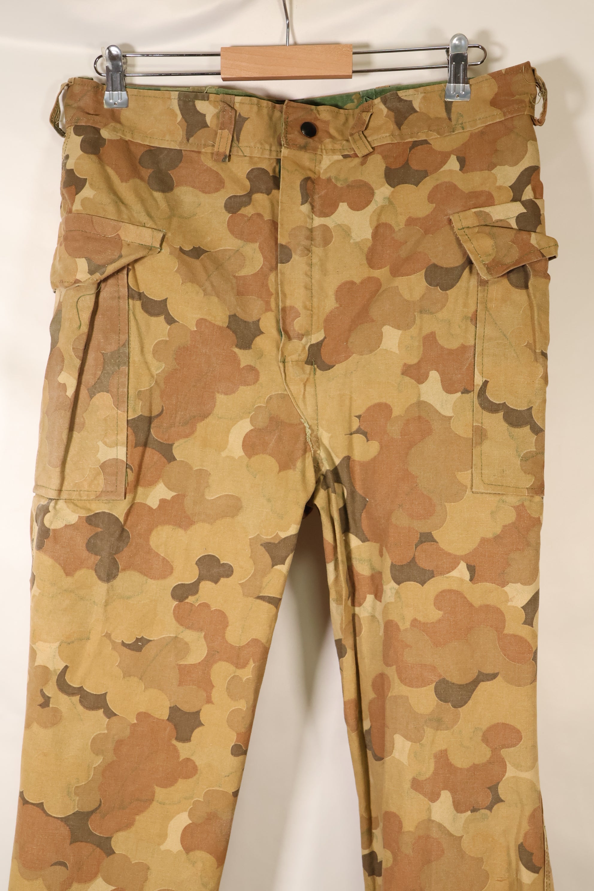 1960年代後半〜70年代前半頃　個人調達品　ミッチェル迷彩　USMC　WWII HBTパンツカット　リバーシブルパンツ　中古品