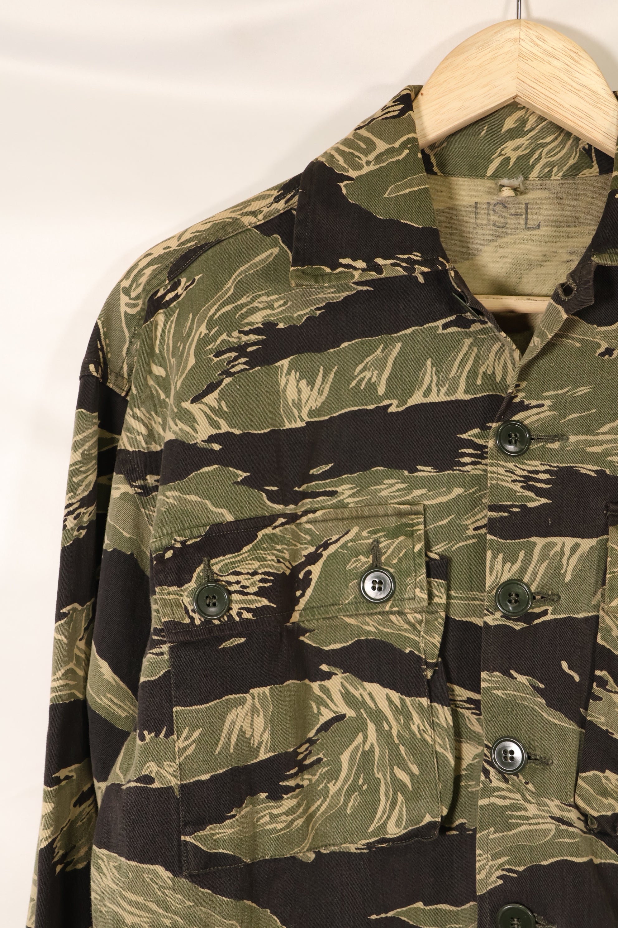 1960年代中頃　US-L　沖縄タイガーパターン　タイガーストライプ USカットシャツ　中古品