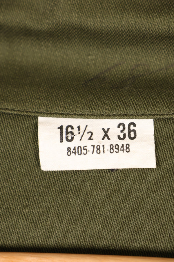 1960年代中頃　16 1/2 x 36　アメリカ陸軍　OG-107 ユーティリティシャツ　ほぼ未使用品