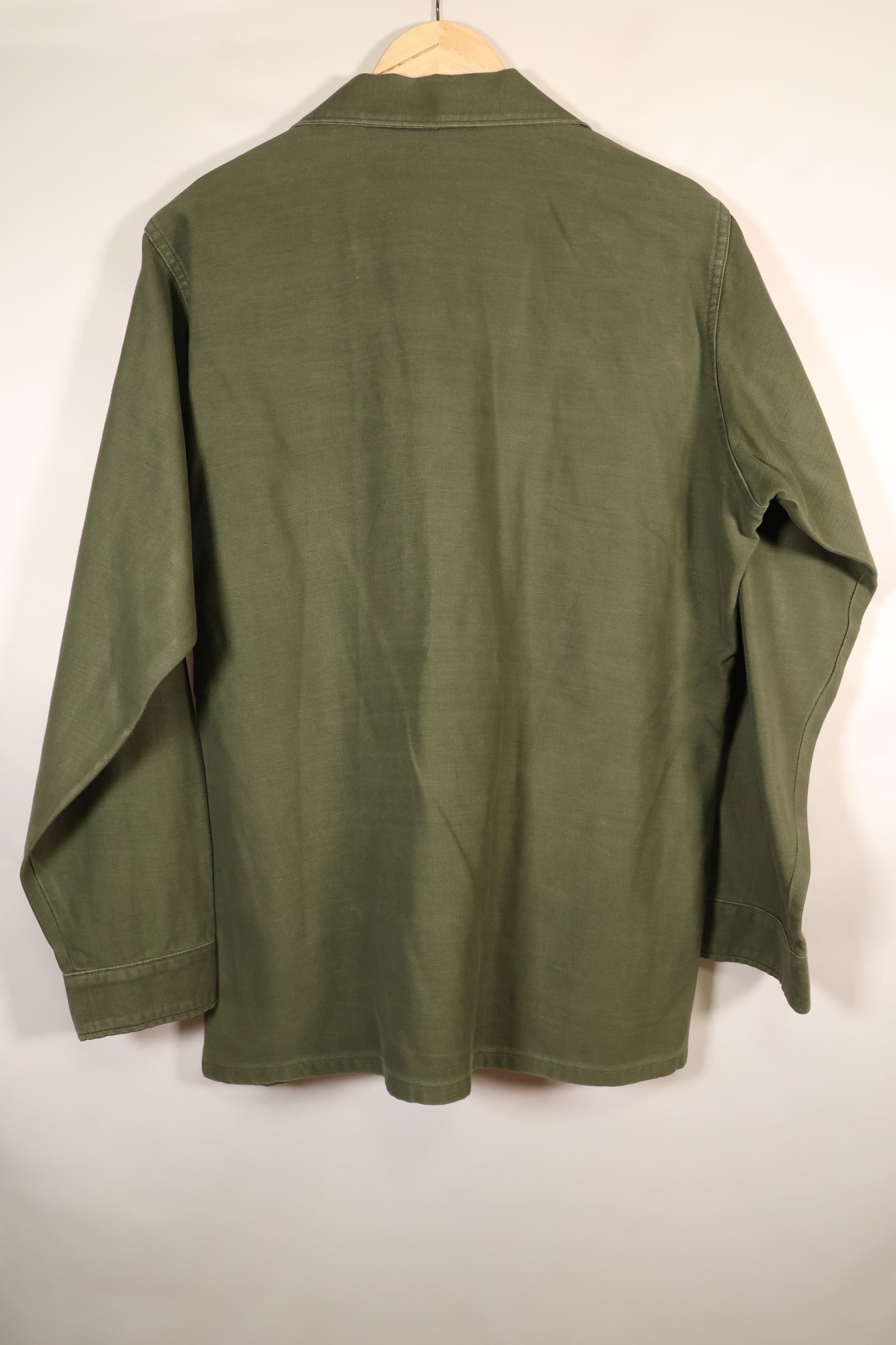 1972年契約　15 1/2 x 33　OG-107　ユーティリティシャツ　パッチ付き　中古品