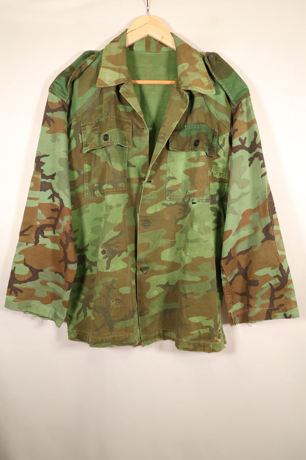 1970年代前半　大きめサイズ　ARVN　南ベトナム空挺師団　リーフ迷彩　シャツ　補修あり　中古品