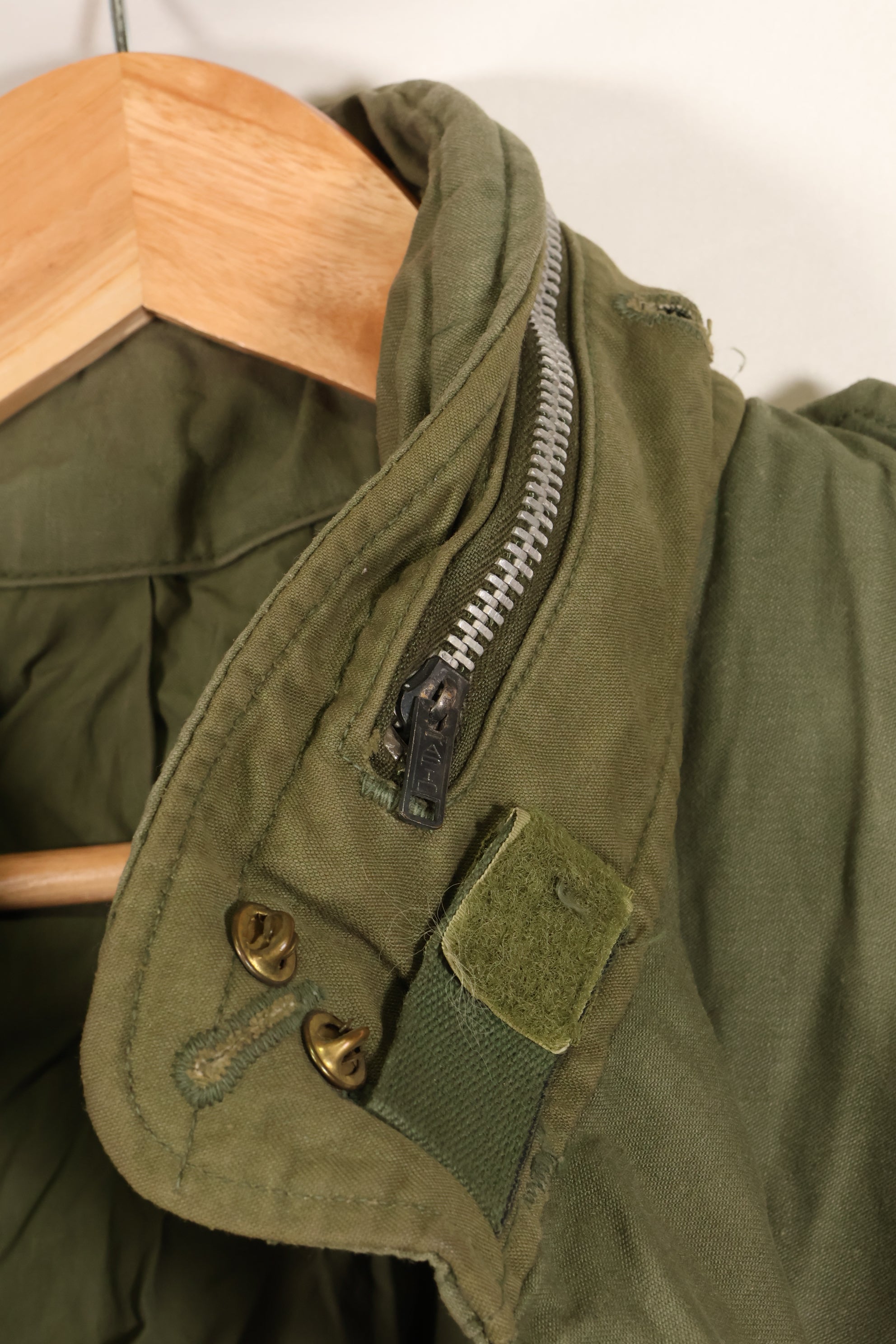 1970年契約　M-R　M65 フィールドジャケット　2nd Model　徽章付き　汚れあり　ライナーなし　中古品