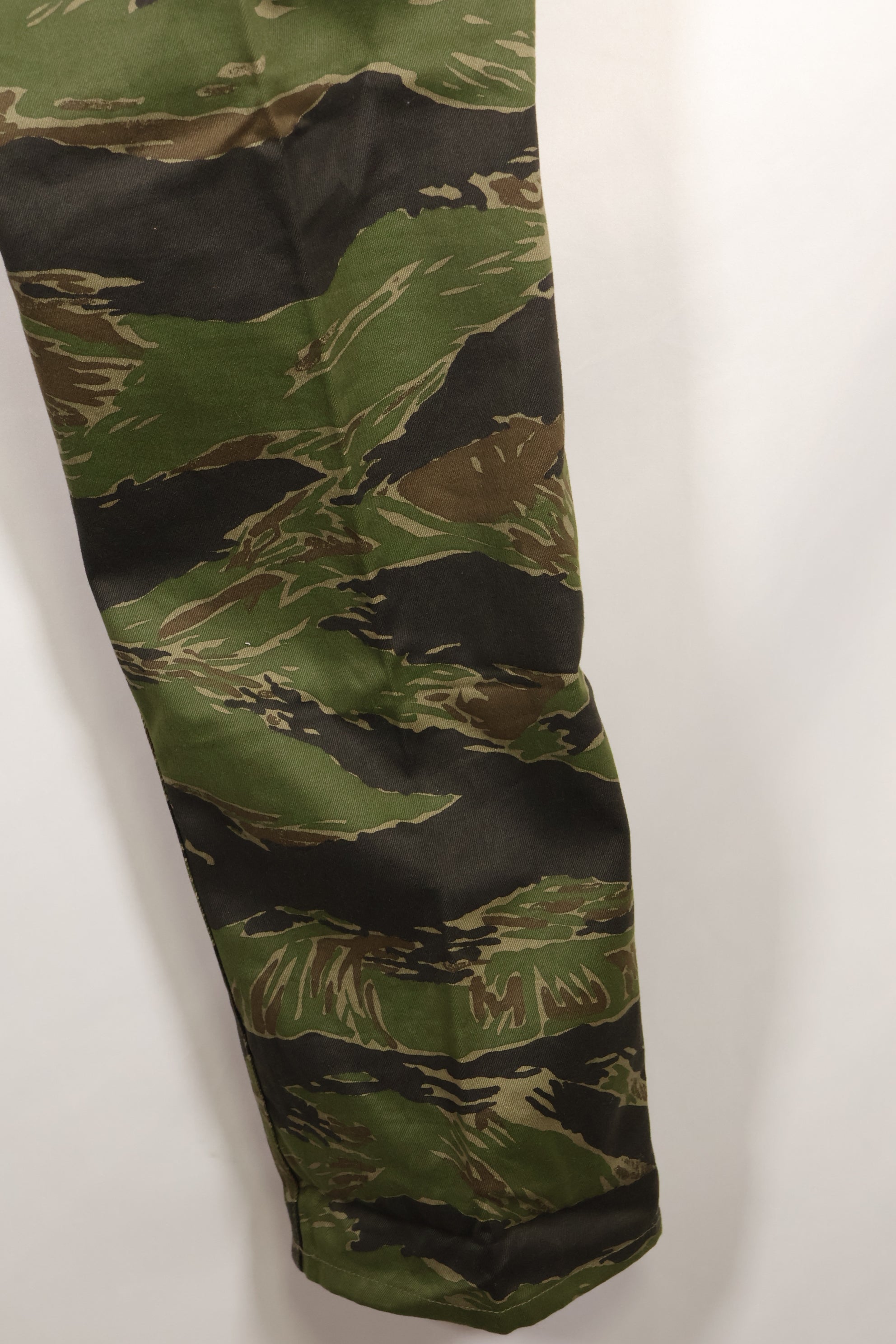 1970年代　DAJB09 契約タグ付き　日本製　タイガーストライプ　上下セット　未使用品　