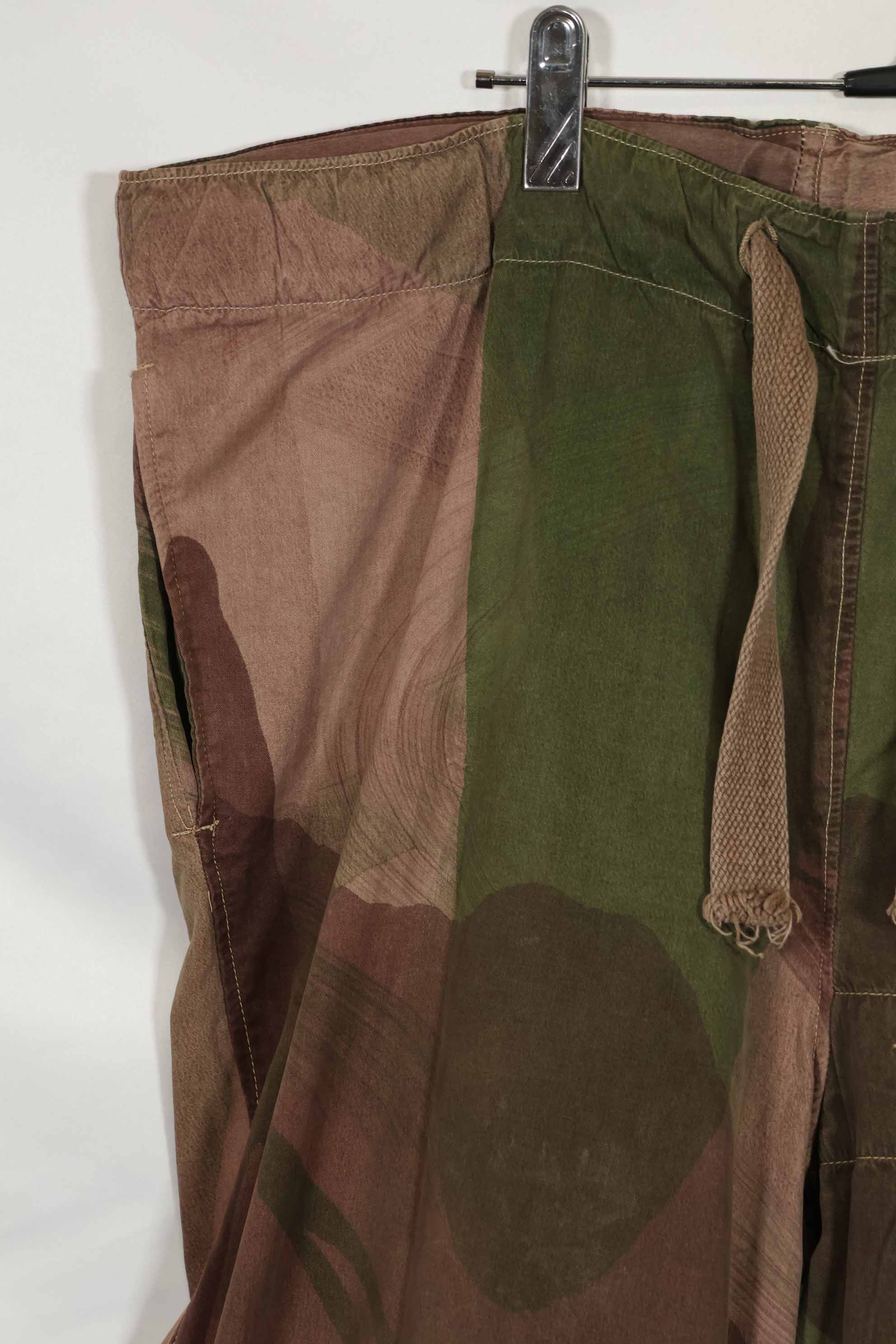 実物　イギリス軍　SAS トラウザーズ　WINDPROOF 迷彩パンツ　サイズタグなし　中古品